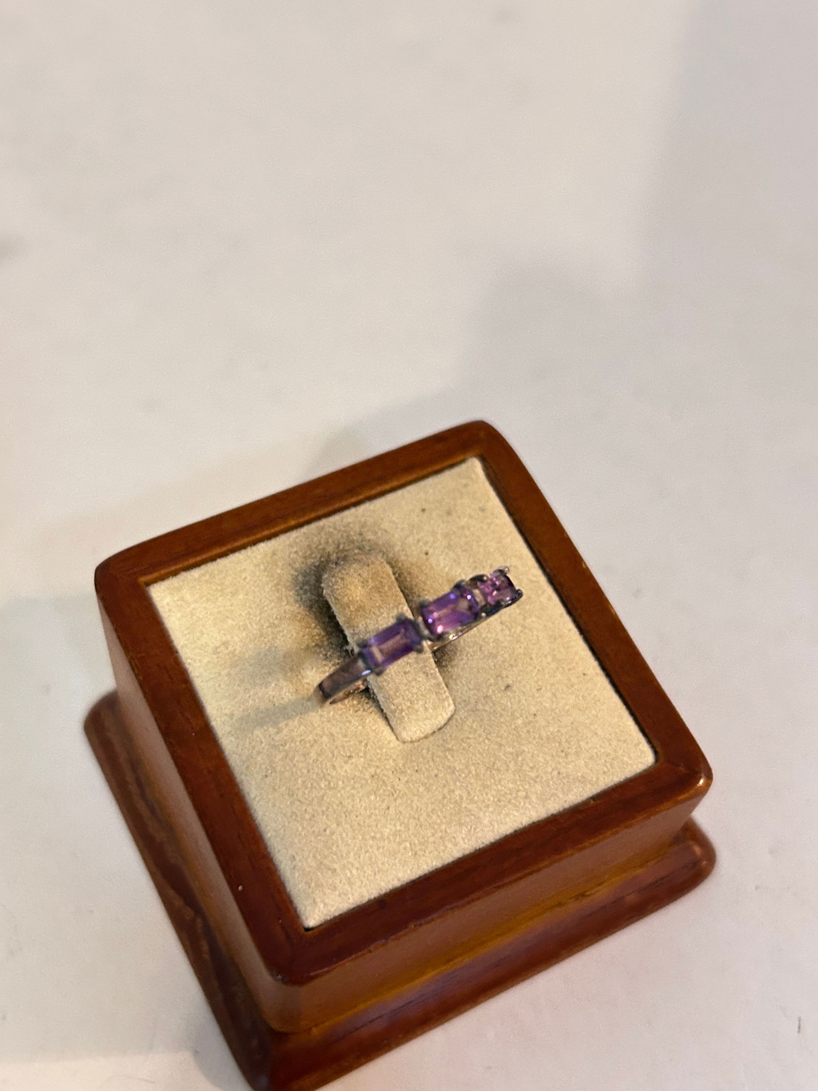 Vintage Sterling Silver Amethyst Ring Sz 9: Vintage Sterling Silver Amethyst Ring Sz 9 Please view all photos as they are part of the description and condition of this Item, Feel free to contact me with questions or picture requests! Used Item