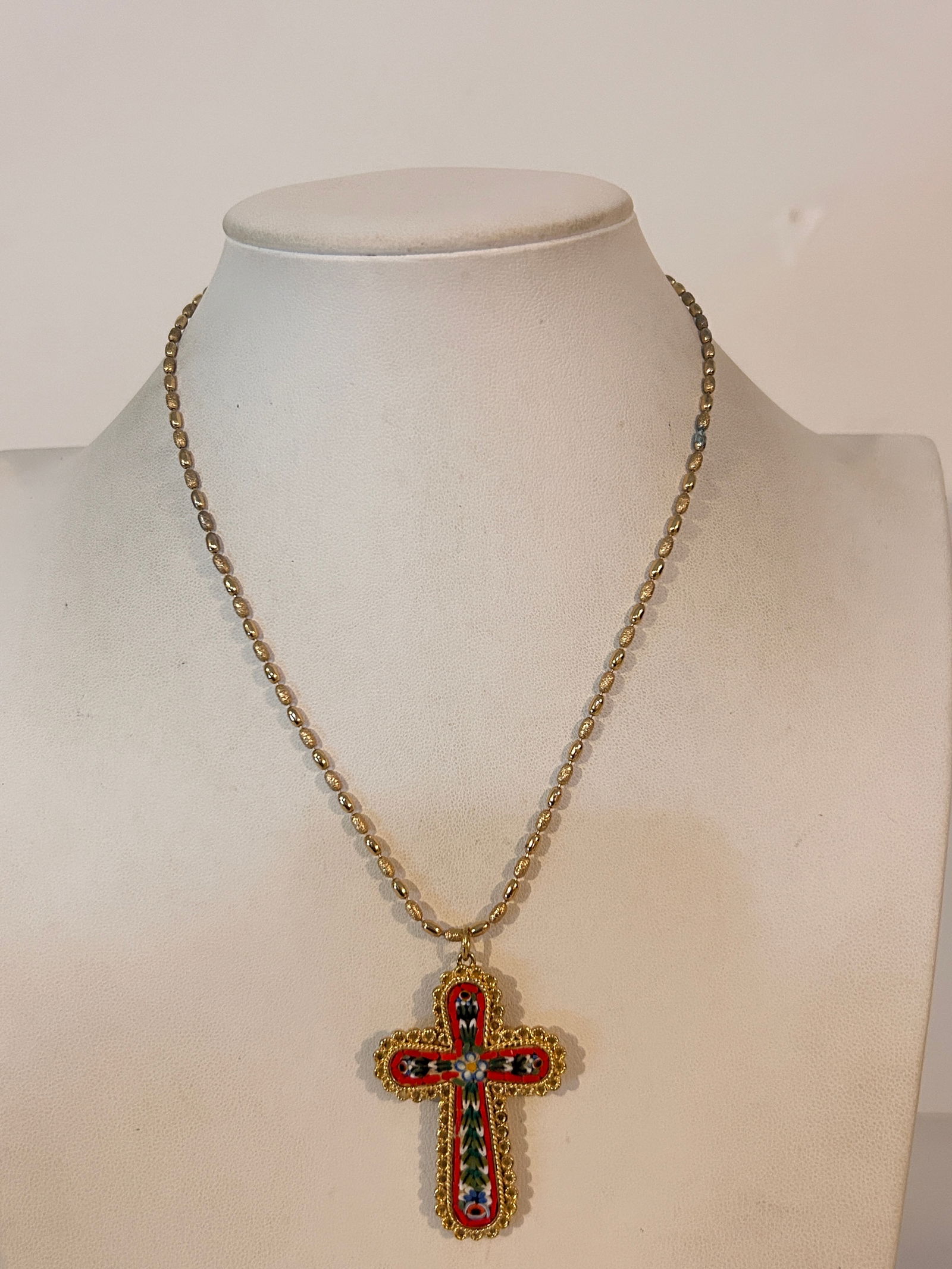 Vintage italian mosaic Cross Necklace 16": Vintage italian mosaic Cross Necklace 16" Please view all photos as they are part of the description and condition of this Item, Feel free to contact me with questions or picture requests! Used Item A