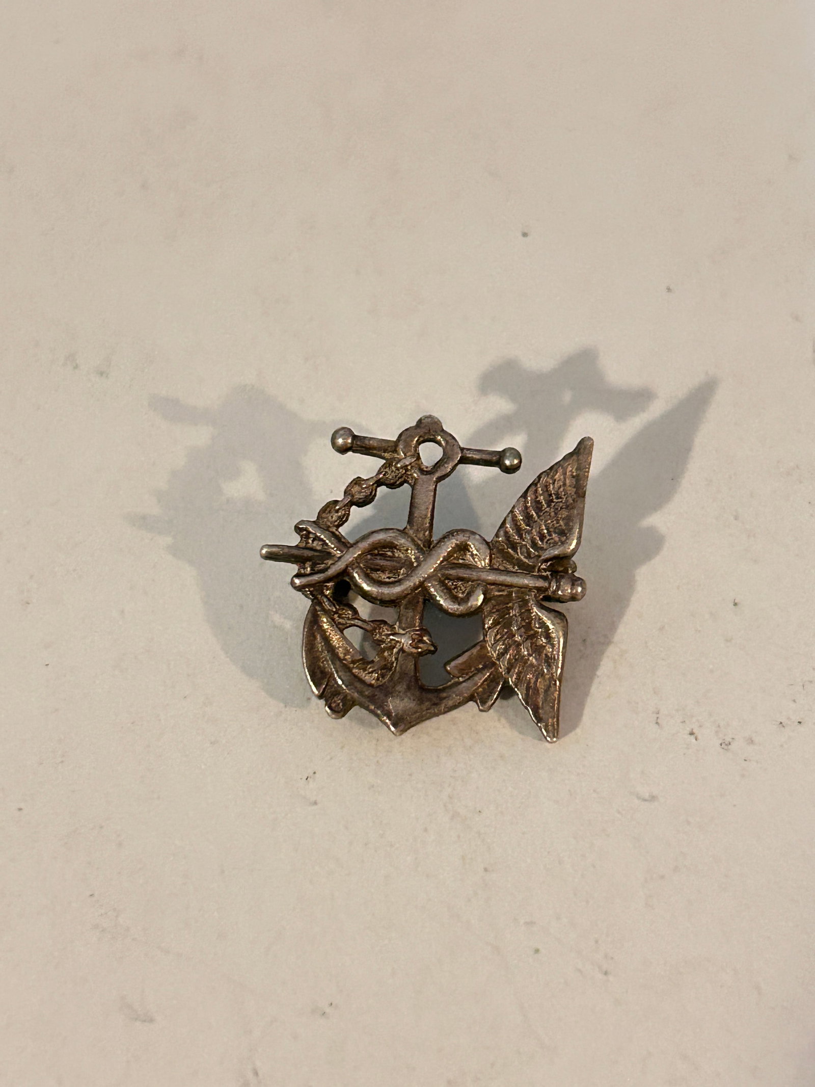 Vintage Sterling Silver US ARMY Pin: Vintage Sterling Silver US ARMY Pin Please view all photos as they are part of the description and condition of this Item, Feel free to contact me with questions or picture requests! Used Item AS IS