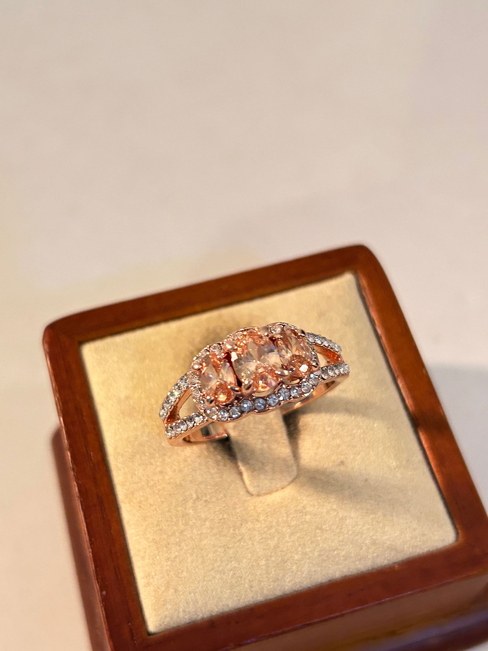 Old Costume Ring Sz 10 (1 of 5)