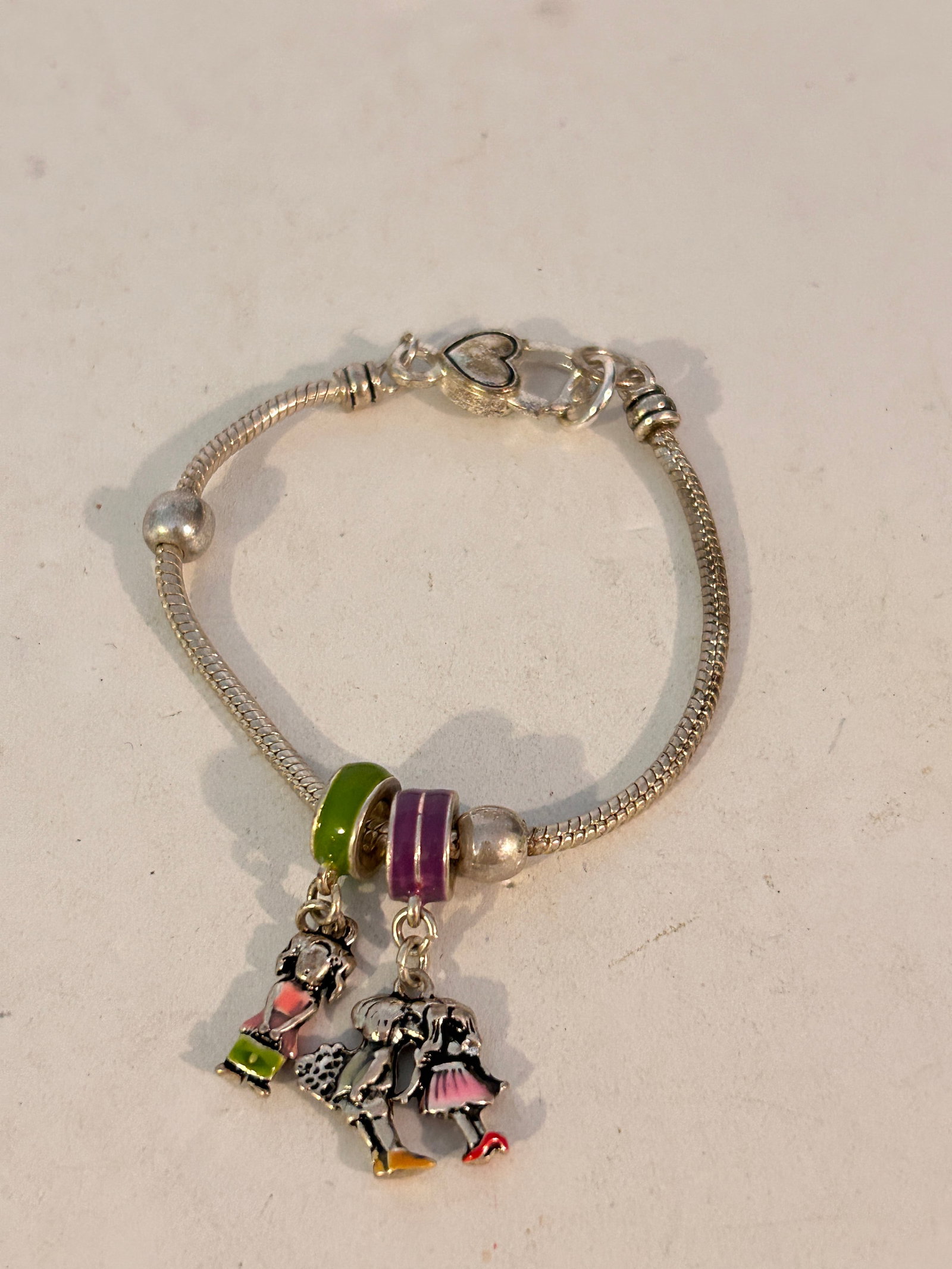 Vintage Brighton heart charm Bracelet 8": Vintage Brighton heart charm Bracelet 8" Please view all photos as they are part of the description and condition of this Item, Feel free to contact me with questions or picture requests! Used Item AS