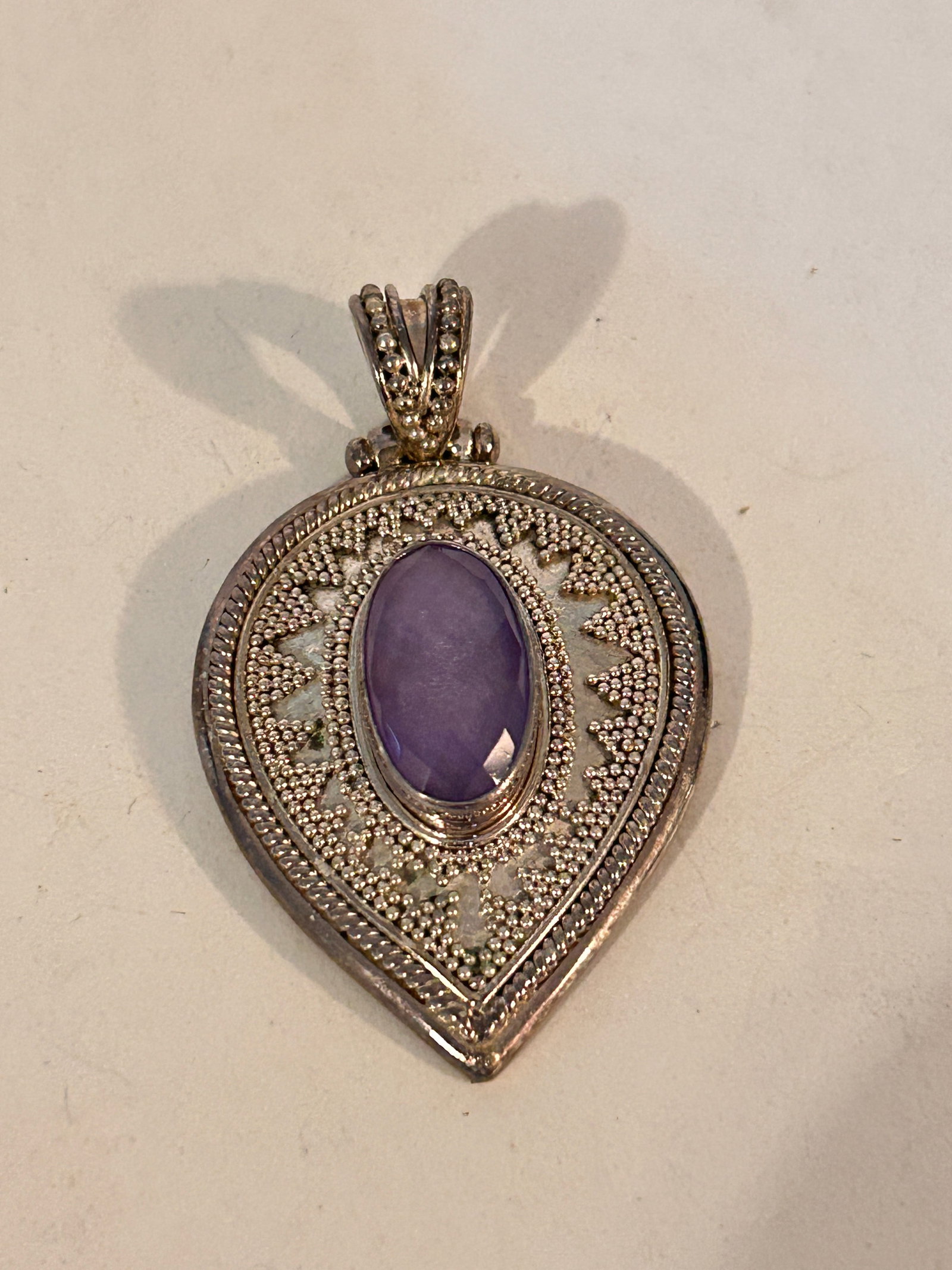 BA Suarti Sterling Silver Amethyst Filigree Bali Indonesia Pendant: BA Suarti Sterling Silver Amethyst Filigree Bali Indonesia Pendant Please view all photos as they are part of the description and condition of this Item, Feel free to contact me with questions or pict