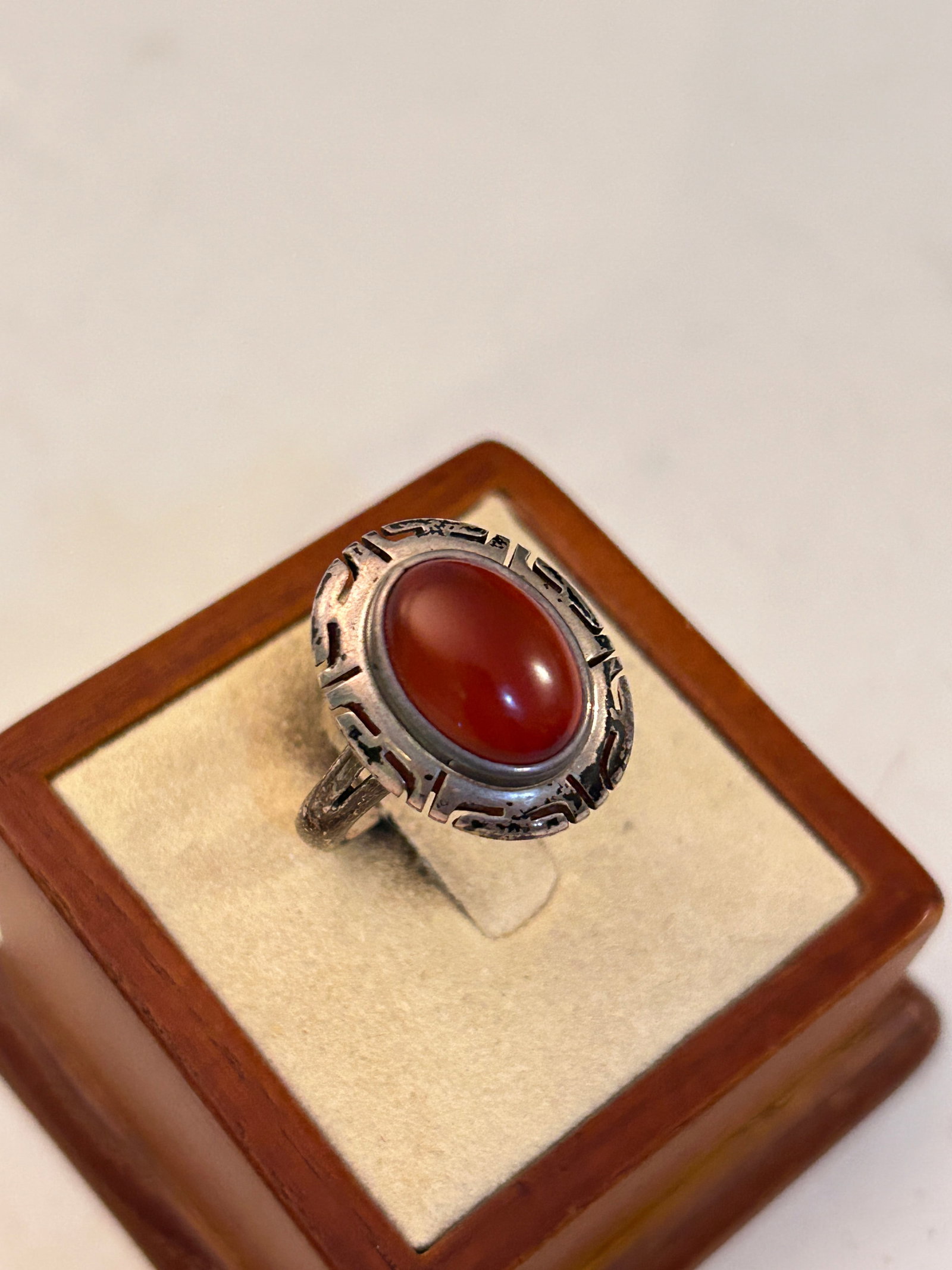 Mexico CII Carnelian 925 Sterling Silver Ring Sz 10: Mexico CII Carnelian 925 Sterling Silver Ring Sz 10 Please view all photos as they are part of the description and condition of this Item, Feel free to contact me with questions or picture requests! U