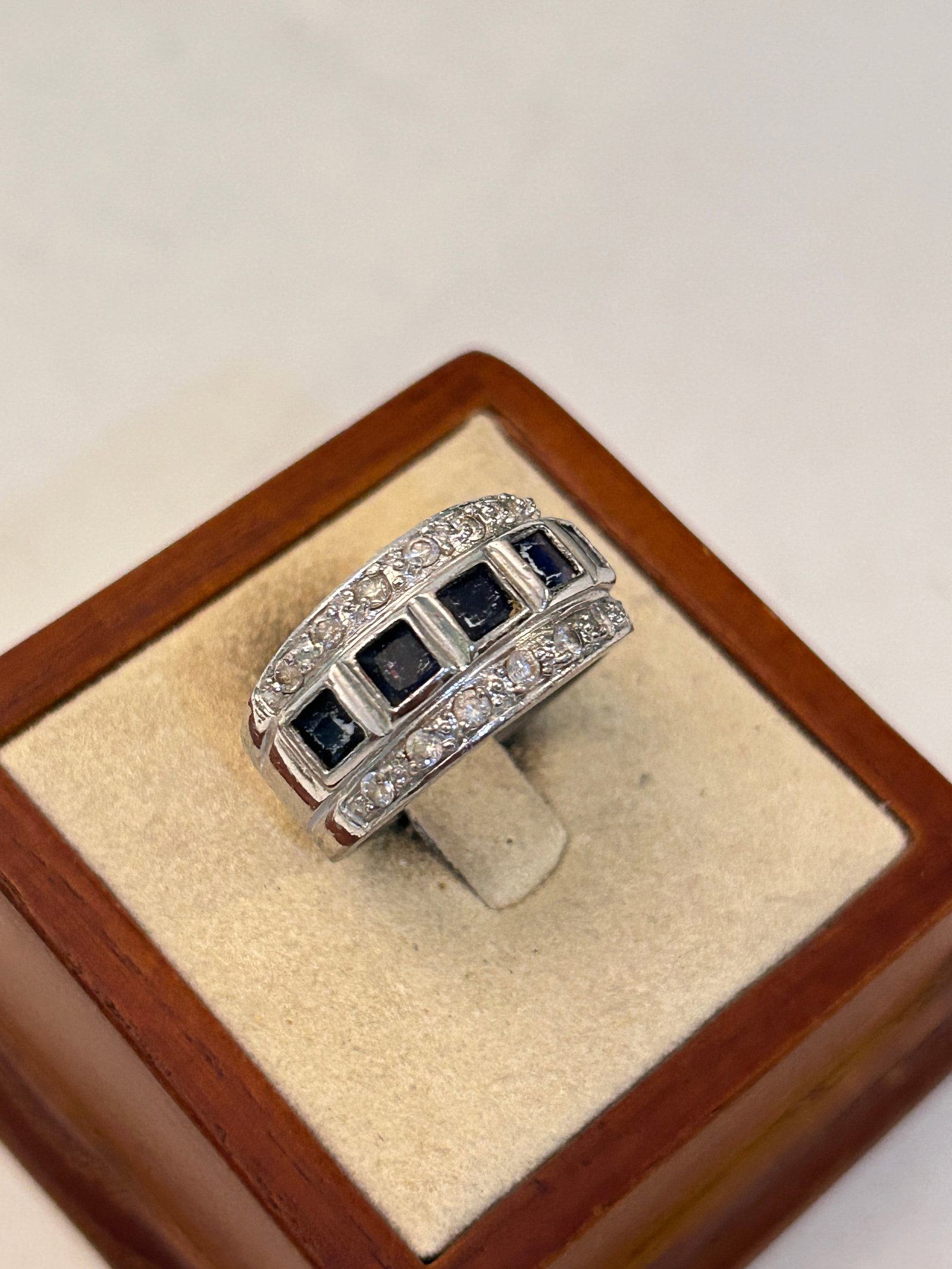 Vintage Sterling Silver Spinel FAS Ring Sz 8: Vintage Sterling Silver Spinel FAS Ring Sz 8 Please view all photos as they are part of the description and condition of this Item, Feel free to contact me with questions or picture requests! Used Ite