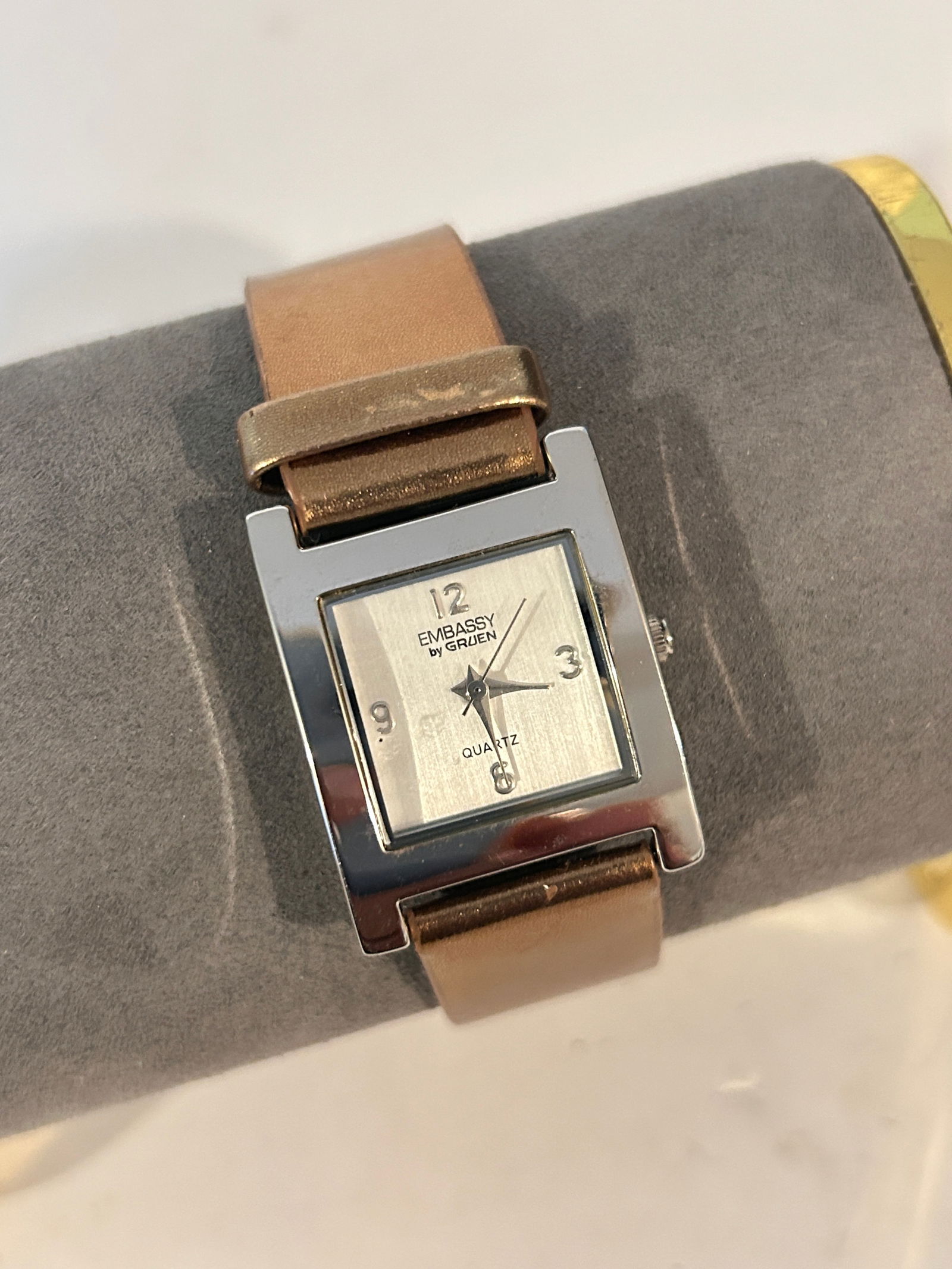 EMBASSY by GRUEN Ladies Wrist Watch GOLD TONE Diamond Quartz working: EMBASSY by GRUEN Ladies Wrist Watch GOLD TONE Diamond Quartz working Please view all photos as they are part of the description and condition of this Item, Feel free to contact me with questions or pi