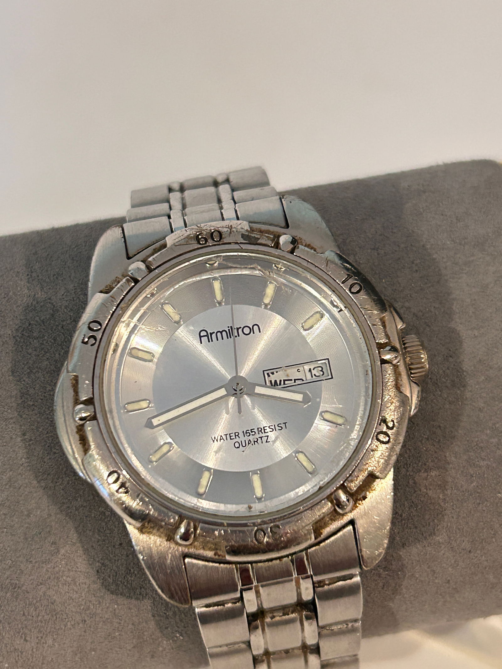 Armitron 42mm Silver Tone Day Date Quartz Men Watch working: Armitron 42mm Silver Tone Day Date Quartz Men Watch working Please view all photos as they are part of the description and condition of this Item, Feel free to contact me with questions or picture req