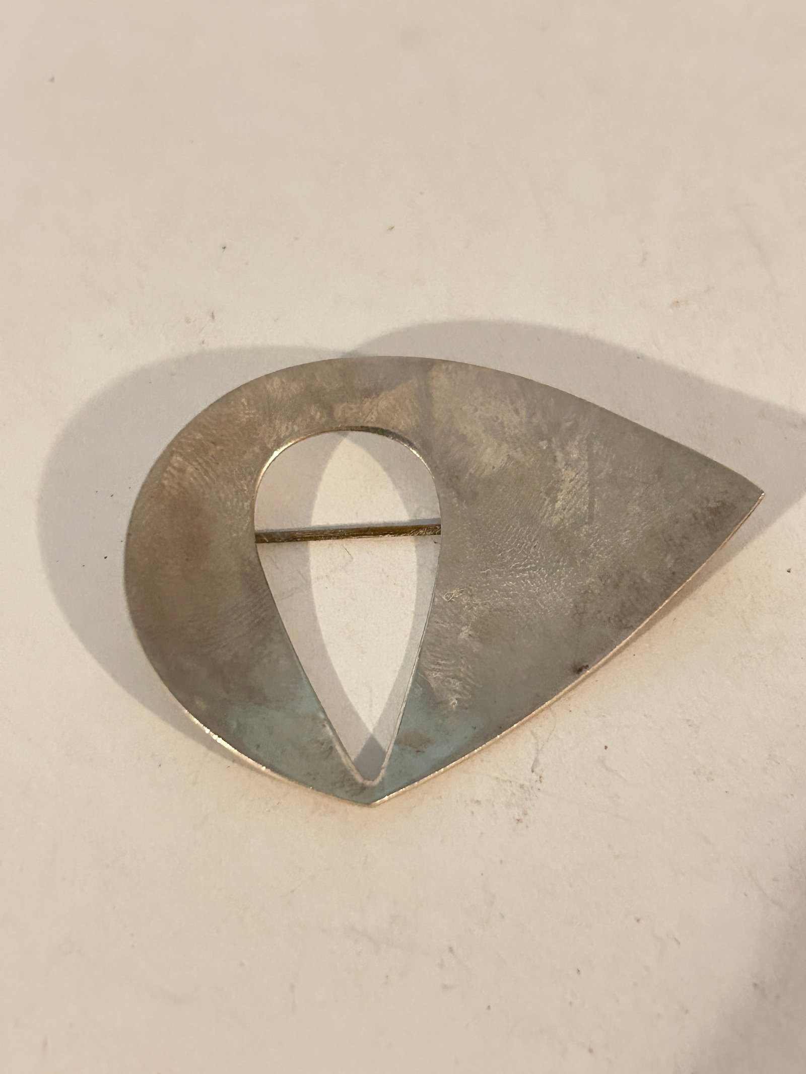Vtg Modernist Conclave Triangular Sterling Brooch From Denmark Signed TSR 9 Grams: Vtg Modernist Conclave Triangular Sterling Brooch From Denmark Signed TSR 9 Grams Please view all photos as they are part of the description and condition of this Item, Feel free to contact me with qu