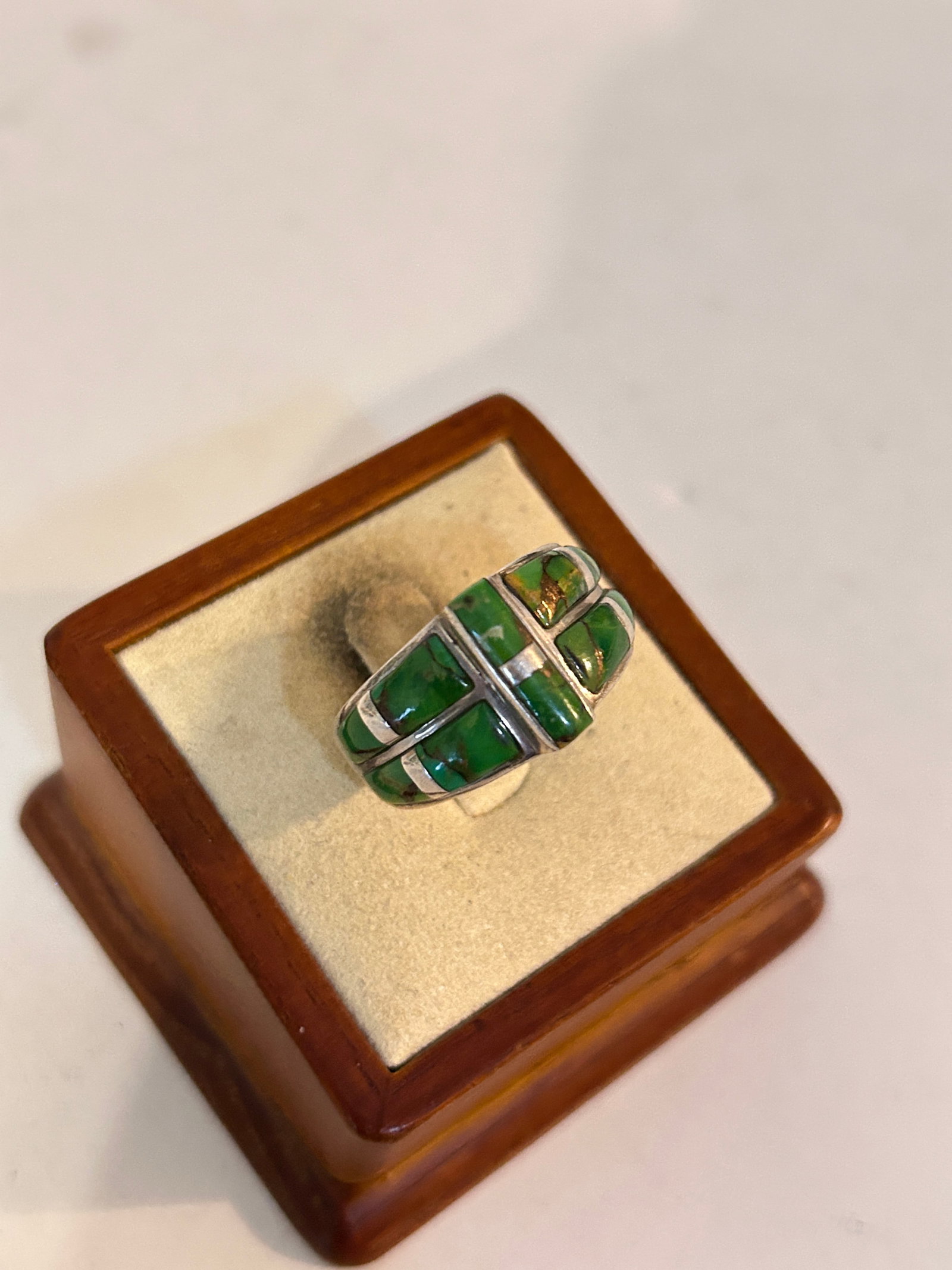 Southwest Style Sterling Silver Turquoise Inlay Ring Sz 11: Southwest Style Sterling Silver Turquoise Inlay Ring Sz 11 Please view all photos as they are part of the description and condition of this Item, Feel free to contact me with questions or picture requ