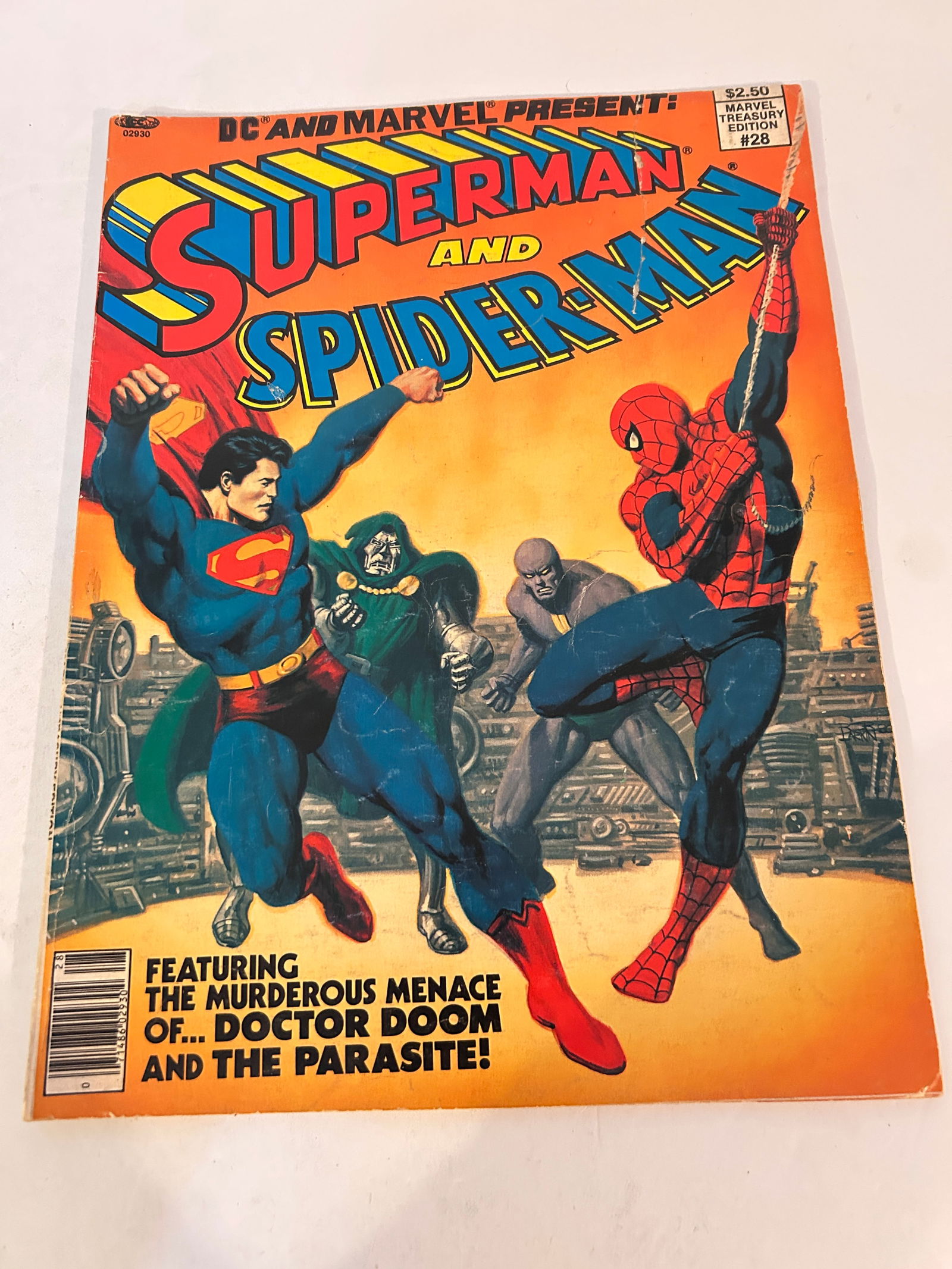 Vintage Comic Book Superman and Spider-Man # 28: Vintage Comic Book Superman and Spider-Man # 28 Please view all photos as they are part of the description and condition of this Item, Feel free to contact me with questions or picture requests! Used