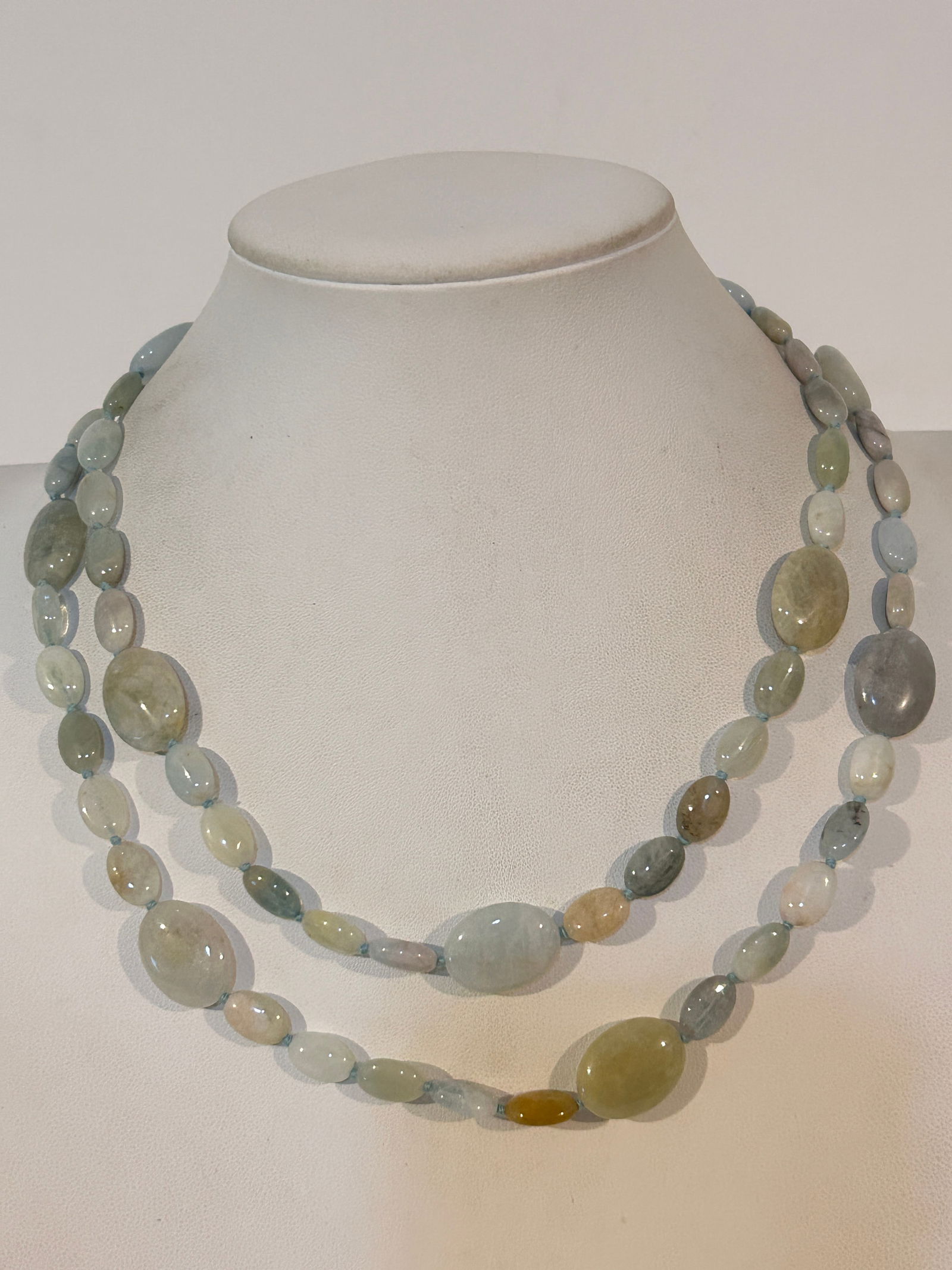 Vintage Sterling Silver UTC bead Gemstone Necklace sz 38" Please view all photos as they are part of: Vintage Sterling Silver UTC bead Gemstone Necklace sz 38" Please view all photos as they are part of the description and condition of this Item, Feel free to contact me with questions or picture reque