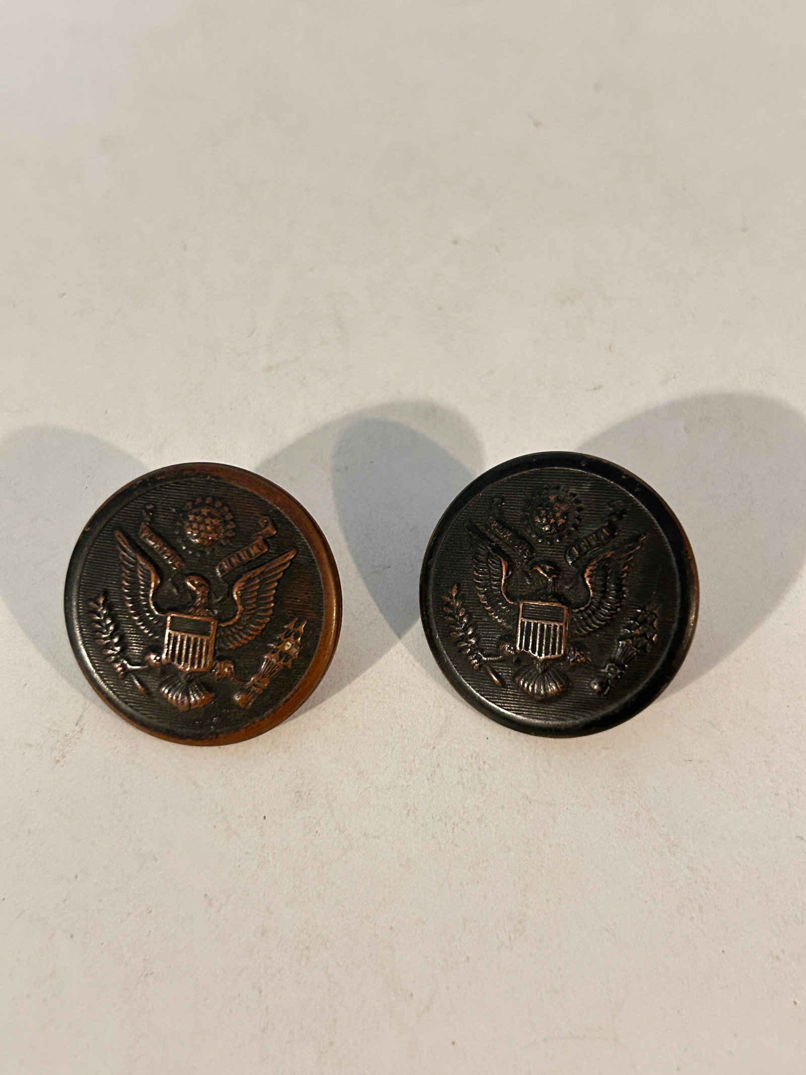 Vintage Military Buttons: Vintage Military Buttons Please view all photos as they are part of the description and condition of this Item, Feel free to contact me with questions or picture requests! Used Item AS IS