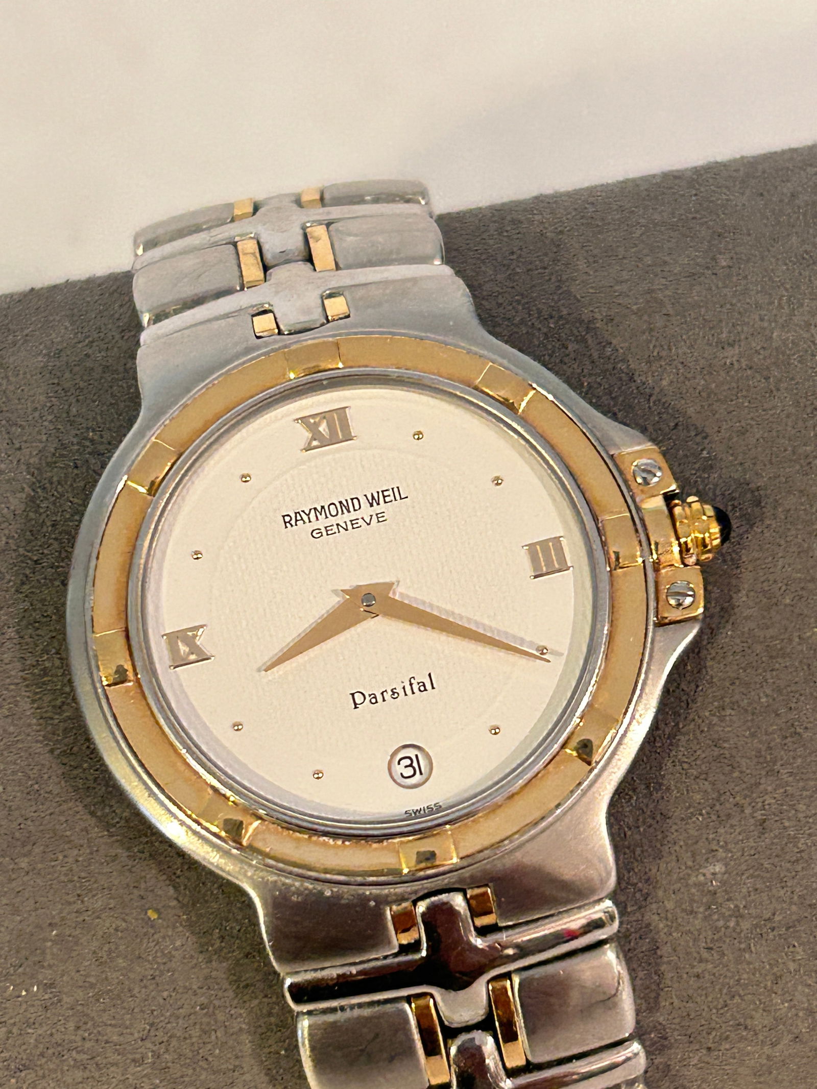 Raymond Weil Geneve Parsifal 9190 Quartz 18k Gold/Steel Men’s Watch Working: Raymond Weil Geneve Parsifal 9190 Quartz 18k Gold/Steel Men’s Watch Working Please view all photos as they are part of the description and condition of this Item, Feel free to contact me with questi