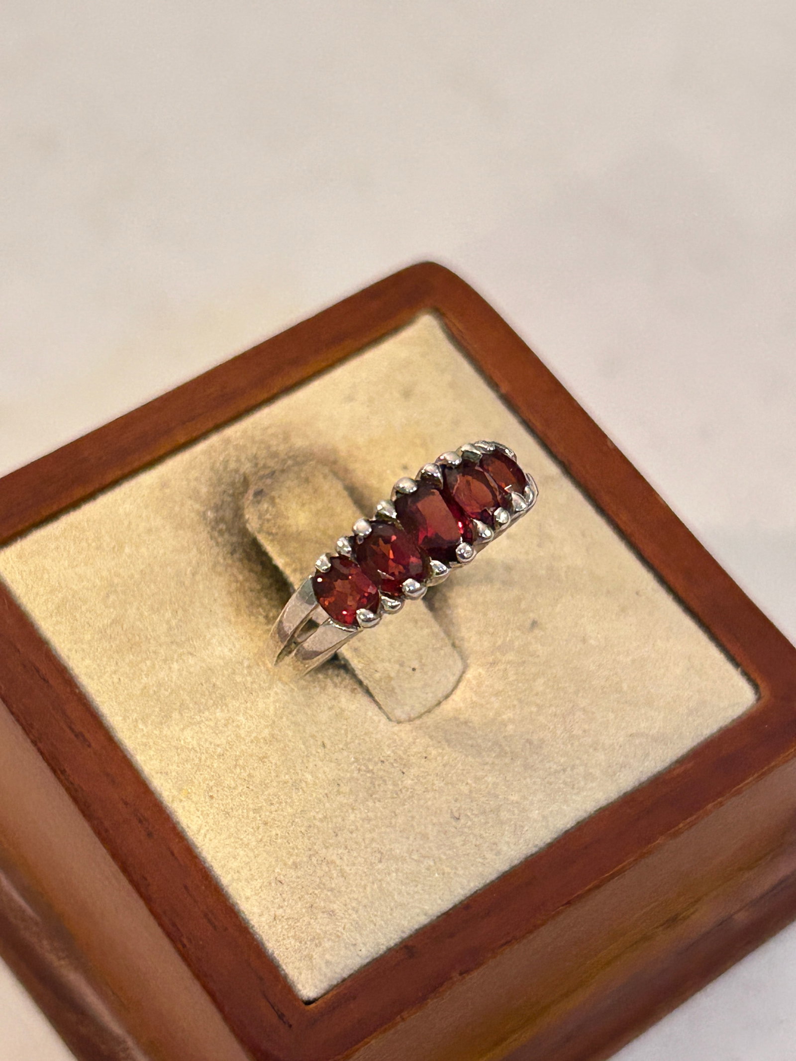 Vintage Sterling Silver CNA Rhinestone Ring Sz 8: Vintage Sterling Silver CNA Rhinestone Ring Sz 8 Please view all photos as they are part of the description and condition of this Item, Feel free to contact me with questions or picture requests! Used