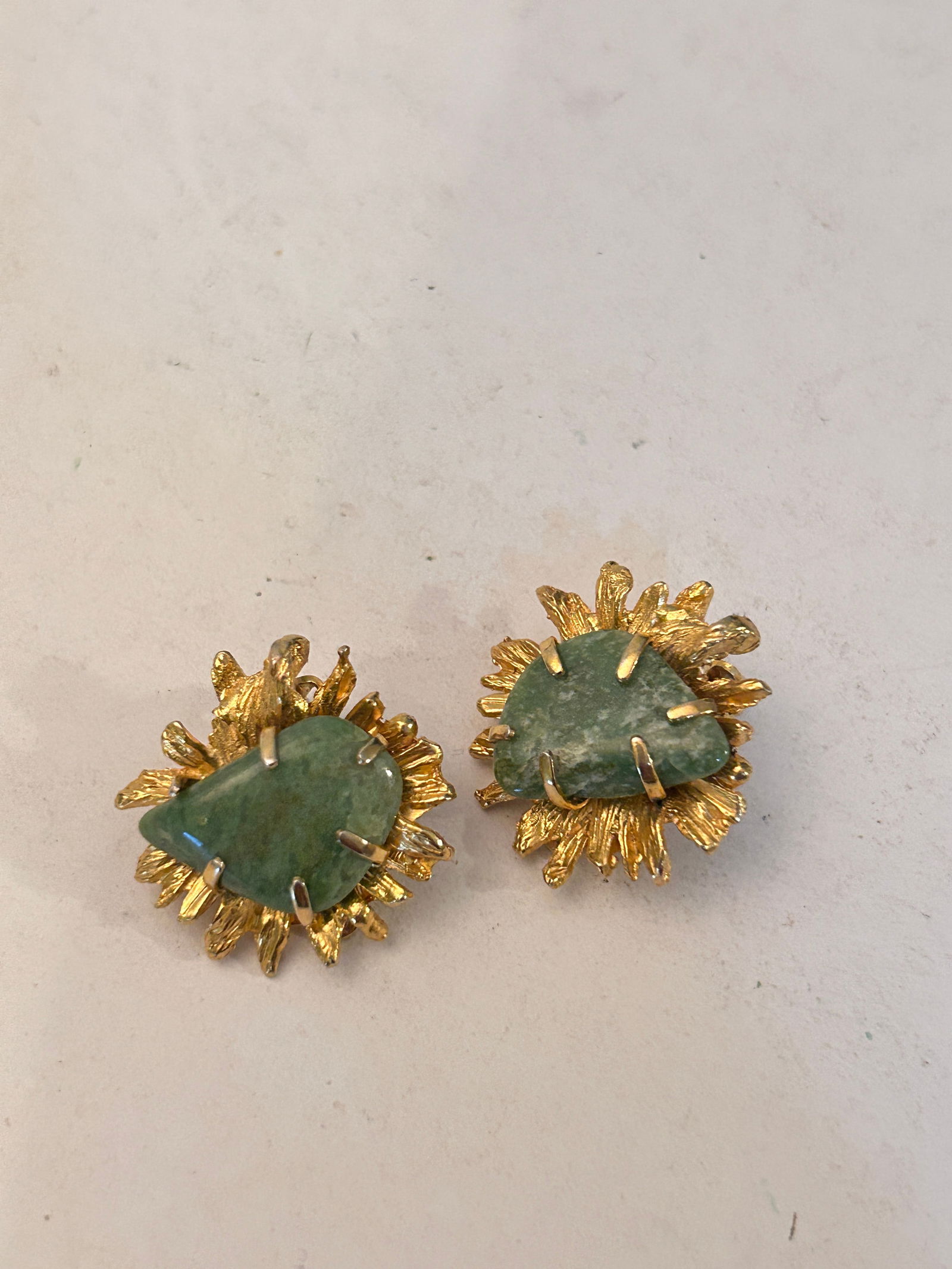 Vintage Gold Tone green stone BSK Earrings: Vintage Gold Tone green stone BSK Earrings Please view all photos as they are part of the description and condition of this Item, Feel free to contact me with questions or picture requests! Used Item