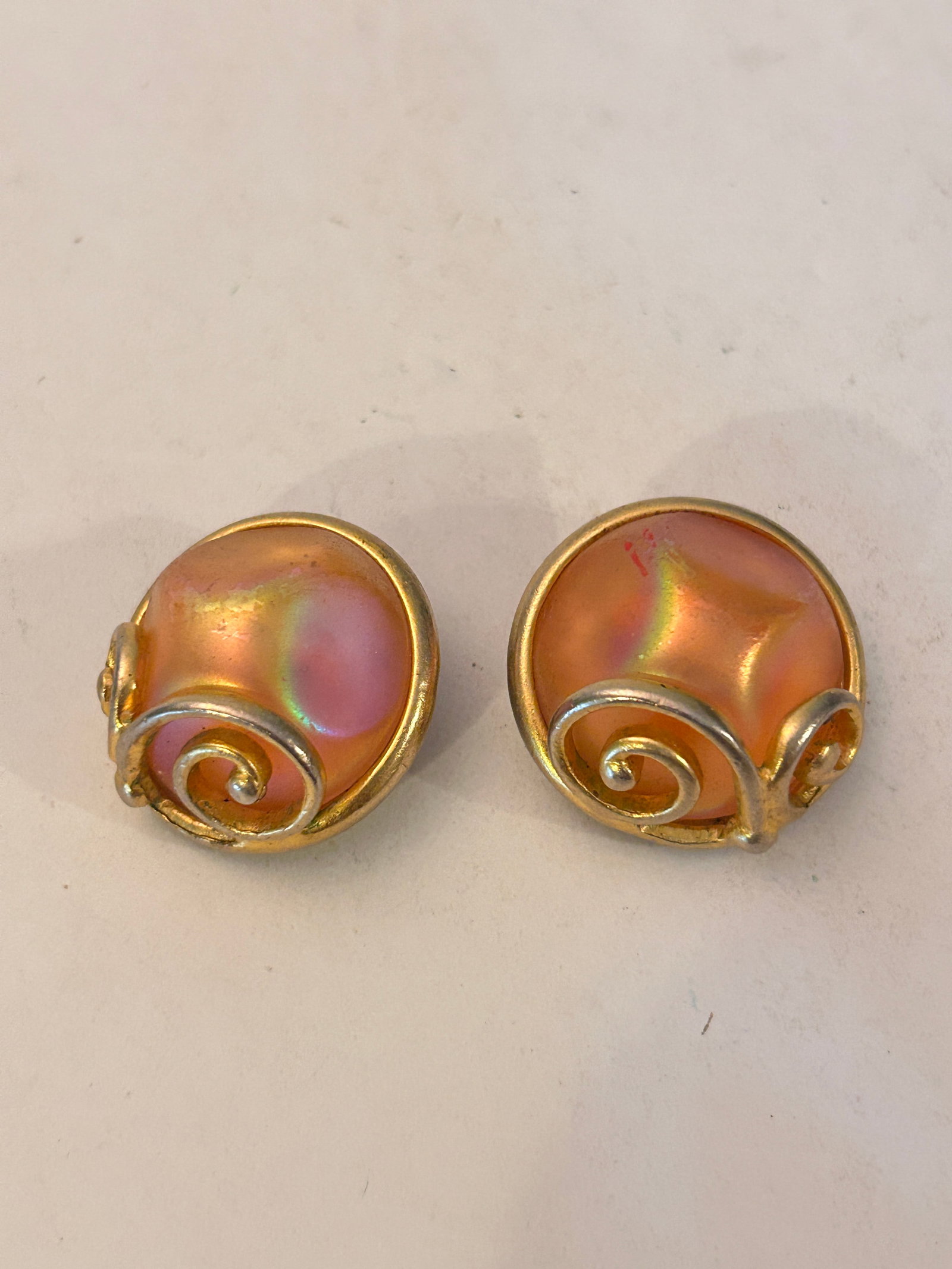 Vtg Signed Ben-Amun pink Earrings: Vtg Signed Ben-Amun pink Earrings Please view all photos as they are part of the description and condition of this Item, Feel free to contact me with questions or picture requests! Used Item AS IS