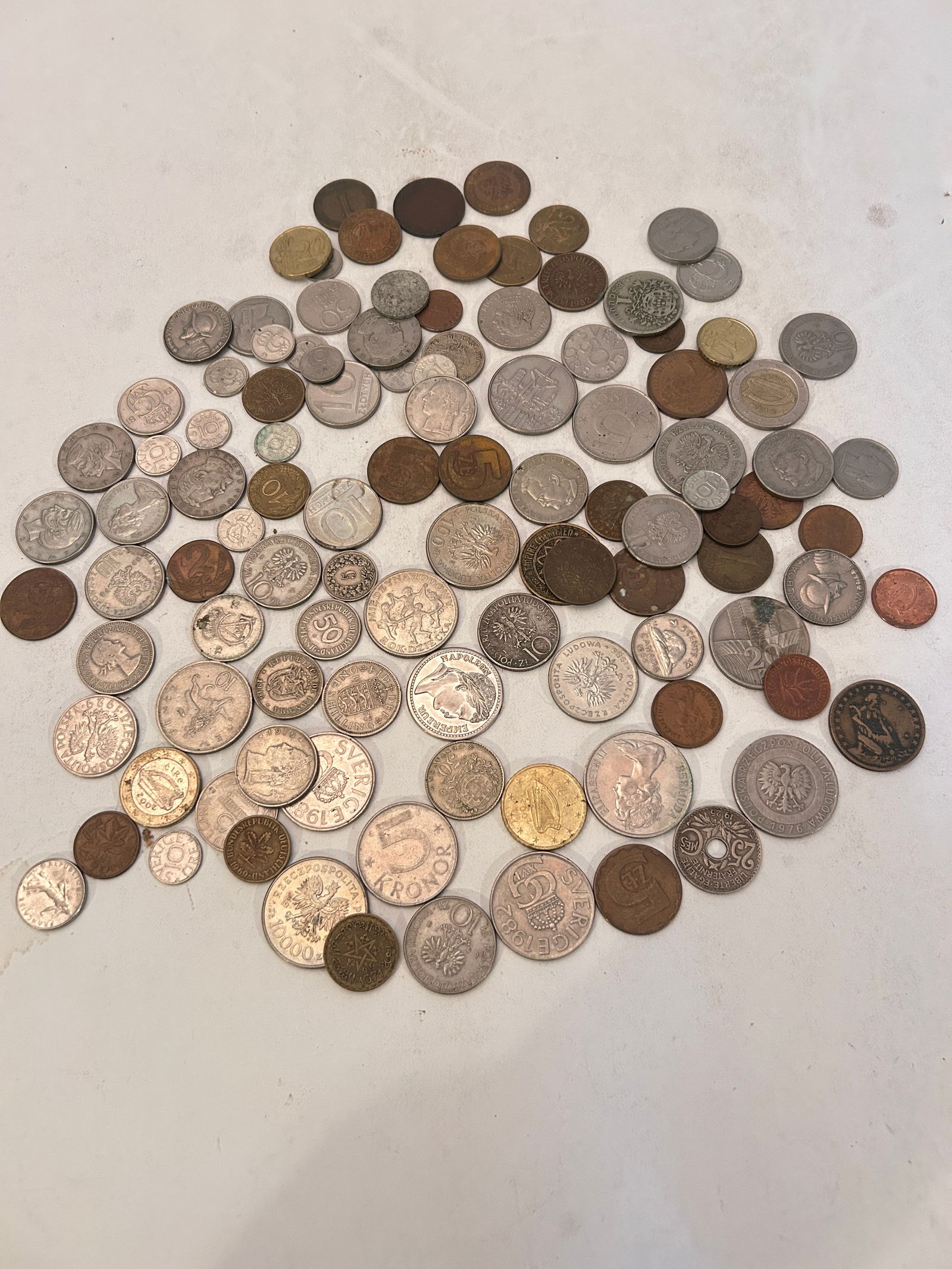 Vintage Lot of 110 Old unchecked Coins Resv $49: Vintage Lot of 110 Old unchecked Coins Resv $49 Please view all photos as they are part of the description and condition of this Item, Feel free to contact me with questions or picture requests! Used