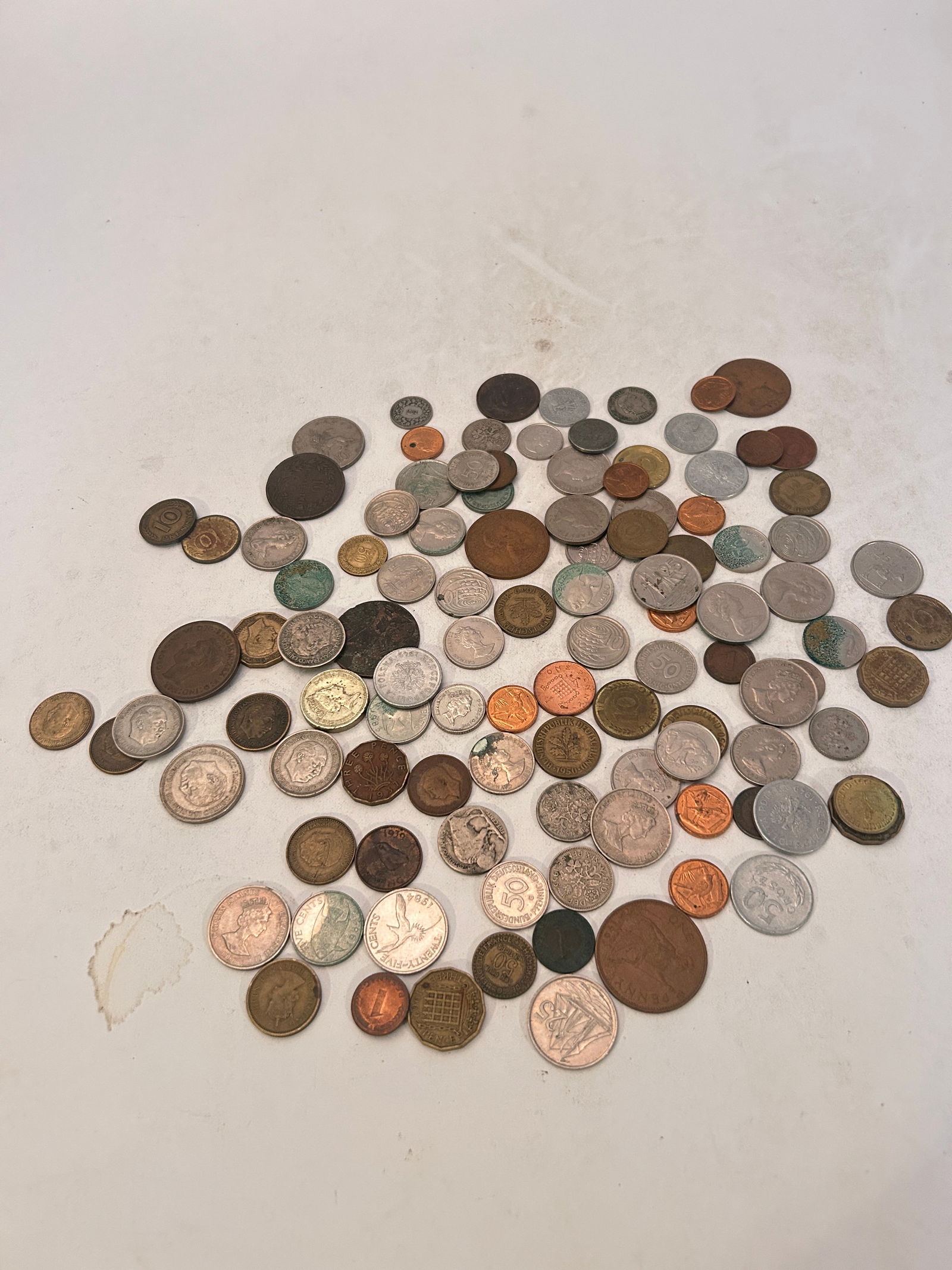 Vintage Lot of 109 Old unchecked Coins Resv $49: Vintage Lot of 109 Old unchecked Coins Resv $49 Please view all photos as they are part of the description and condition of this Item, Feel free to contact me with questions or picture requests! Used