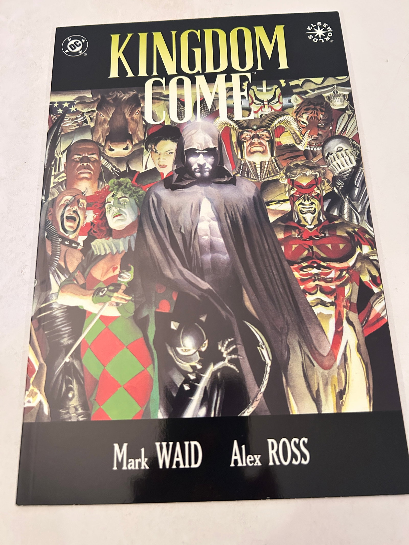 Vintage Comic Book Kingdom Come # 1: Vintage Comic Book Kingdom Come # 1 Please view all photos as they are part of the description and condition of this Item, Feel free to contact me with questions or picture requests! Used Item AS IS