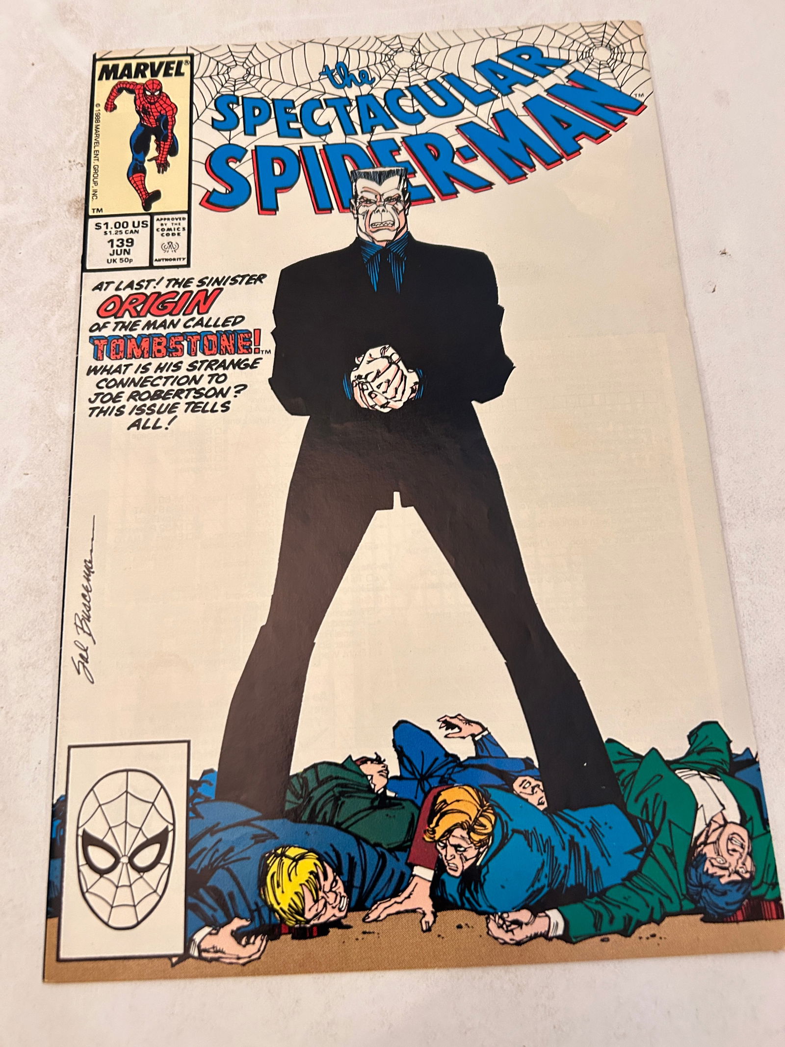Vintage Comic Book the Spectacular Spider-Man # 139: Vintage Comic Book the Spectacular Spider-Man # 139 Please view all photos as they are part of the description and condition of this Item, Feel free to contact me with questions or picture requests! U