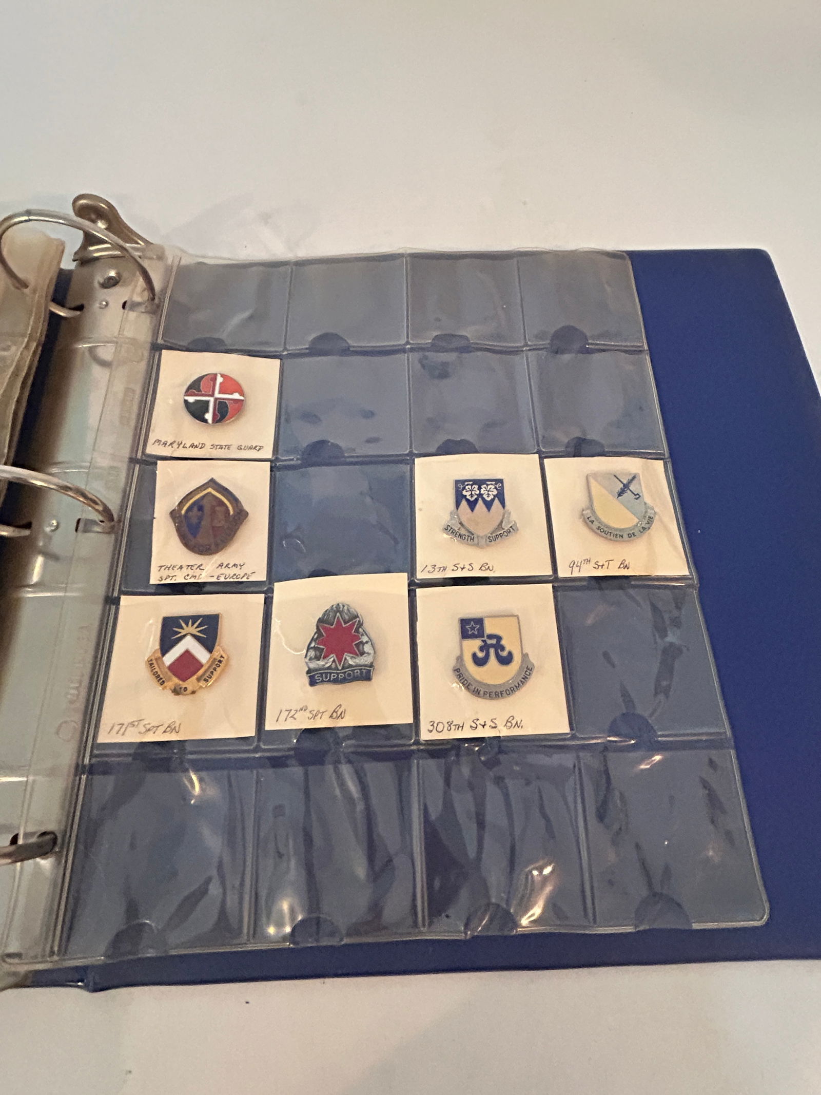 Vintage Lot of 70 Military Pins: Vintage Lot of 70 Military Pins Please view all photos as they are part of the description and condition of this Item, Feel free to contact me with questions or picture requests! Used Item AS IS