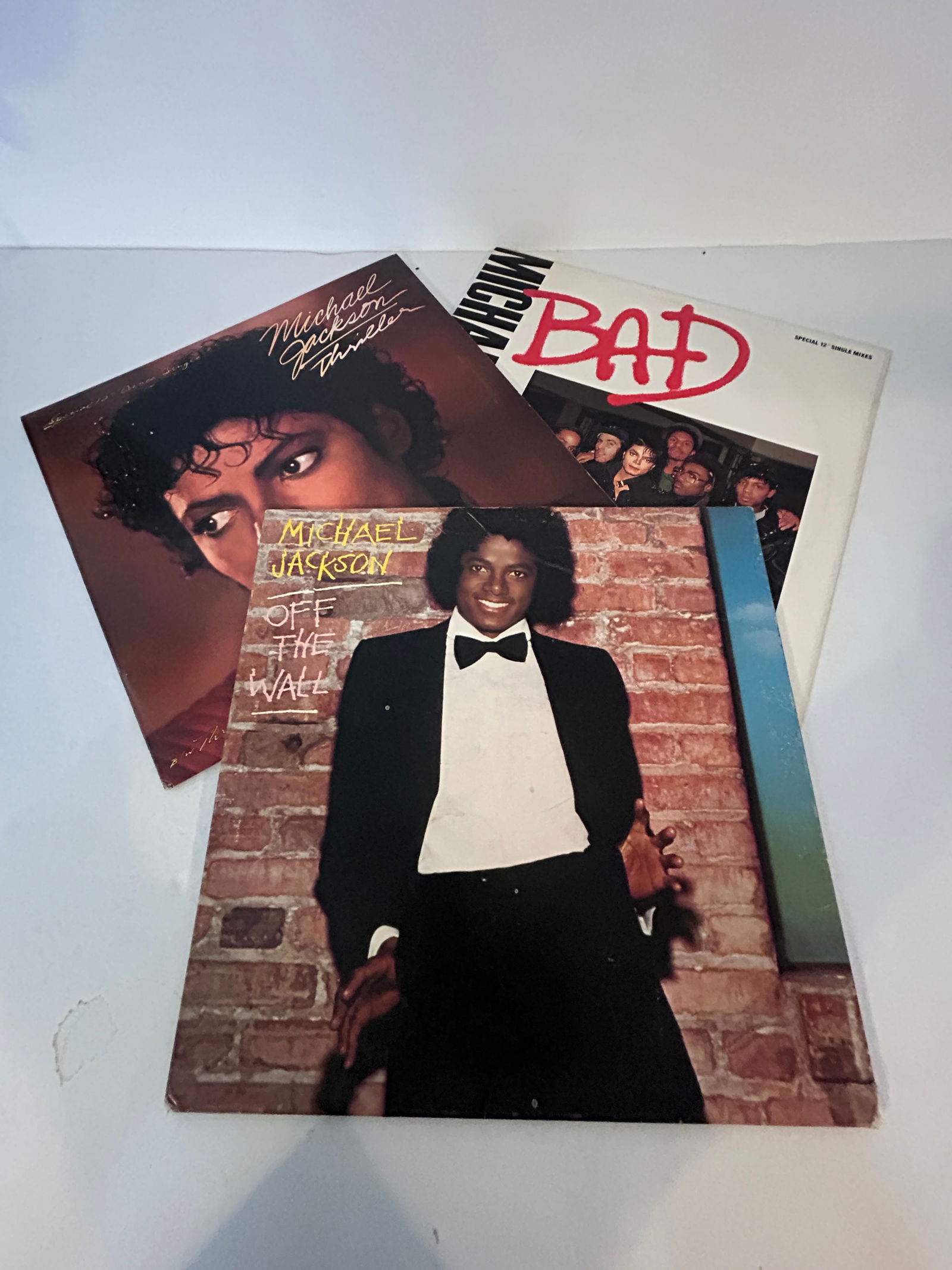 Vintage Lot of 3 Michael Jackson LPs Albums: Vintage Lot of 3 Michael Jackson LPs Albums Please view all photos as they are part of the description and condition of this Item, Feel free to contact me with questions or picture requests! Used Item