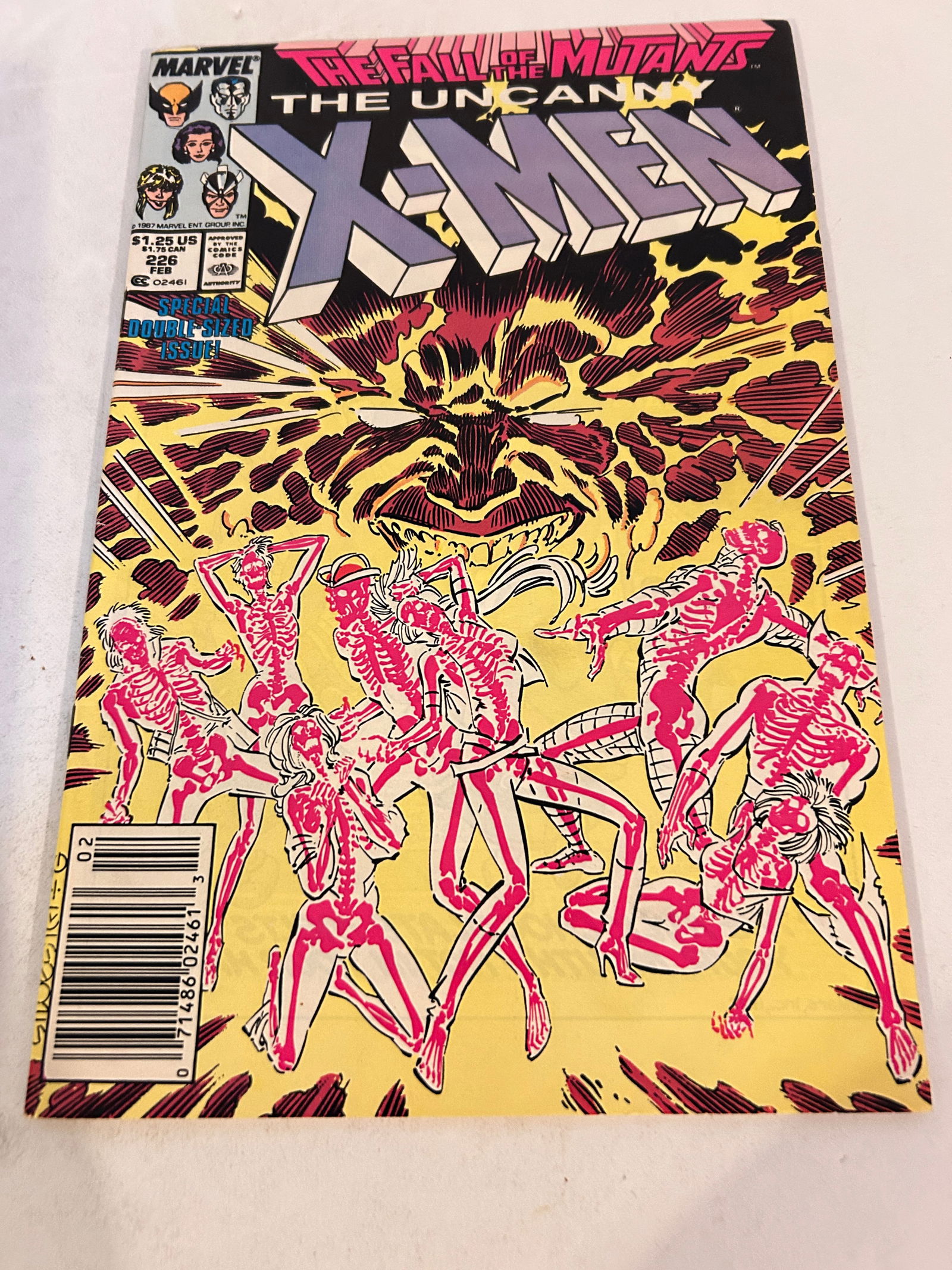Vintage Comic Book Uncanny X-Men # 226: Vintage Comic Book Uncanny X-Men # 226 Please view all photos as they are part of the description and condition of this Item, Feel free to contact me with questions or picture requests! Used Item AS I