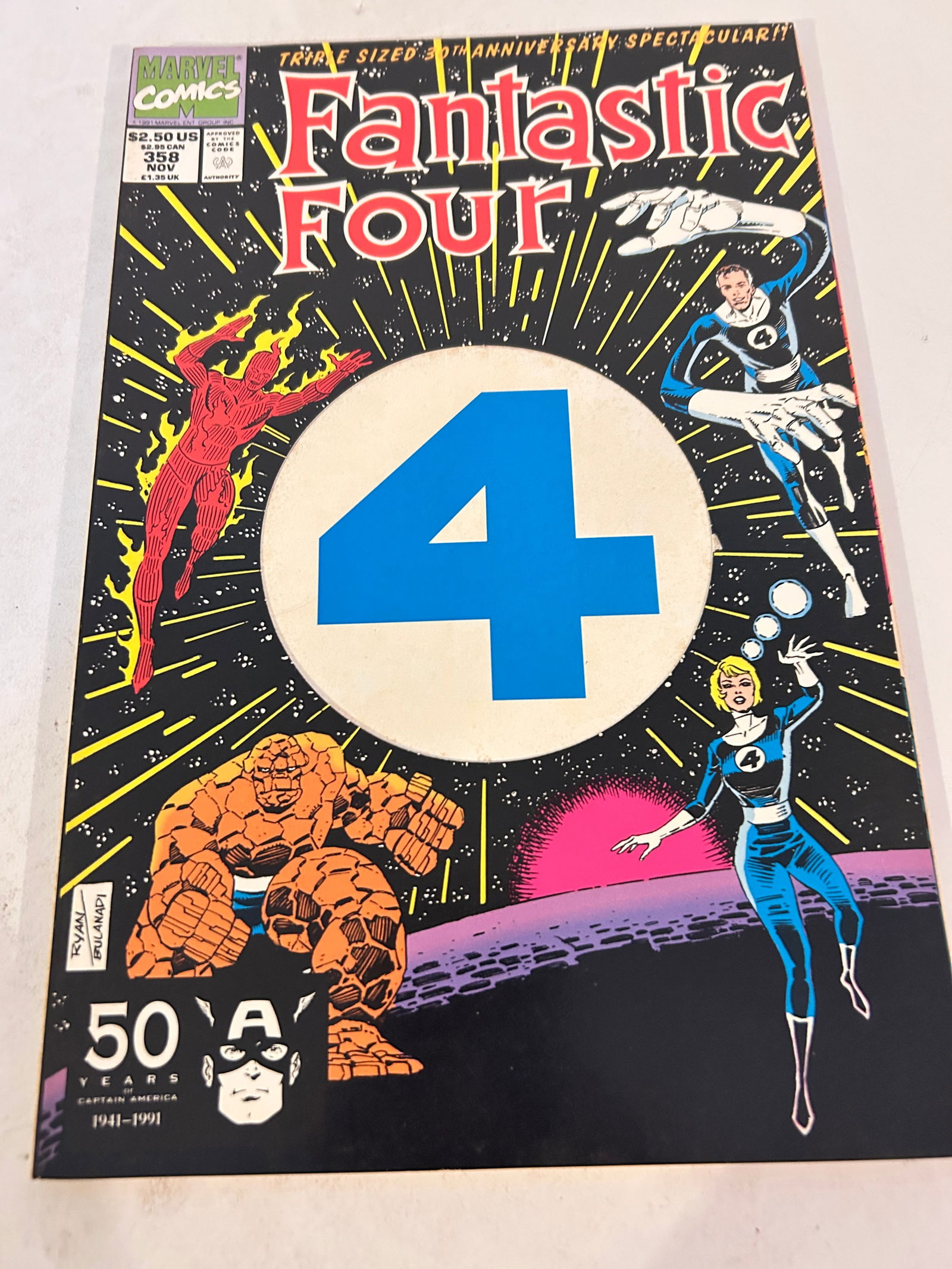 Vintage Comic Book Fantastic Four # 358: Vintage Comic Book Fantastic Four # 358 Please view all photos as they are part of the description and condition of this Item, Feel free to contact me with questions or picture requests! Used Item AS