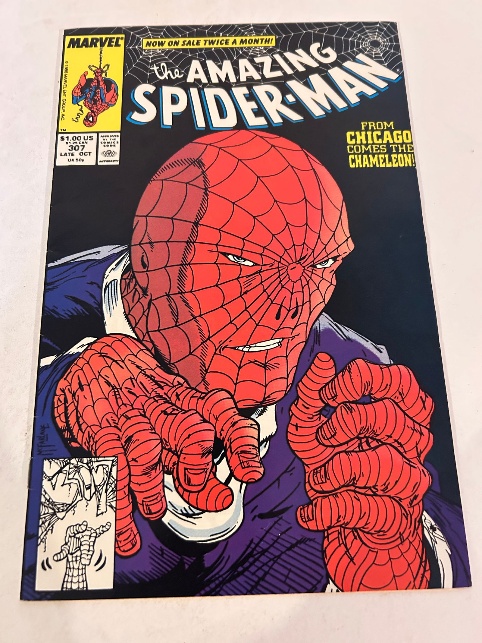 Vintage Comic Book The Amazing Spider-Man # 307: Vintage Comic Book The Amazing Spider-Man # 307 Please view all photos as they are part of the description and condition of this Item, Feel free to contact me with questions or picture requests! Used