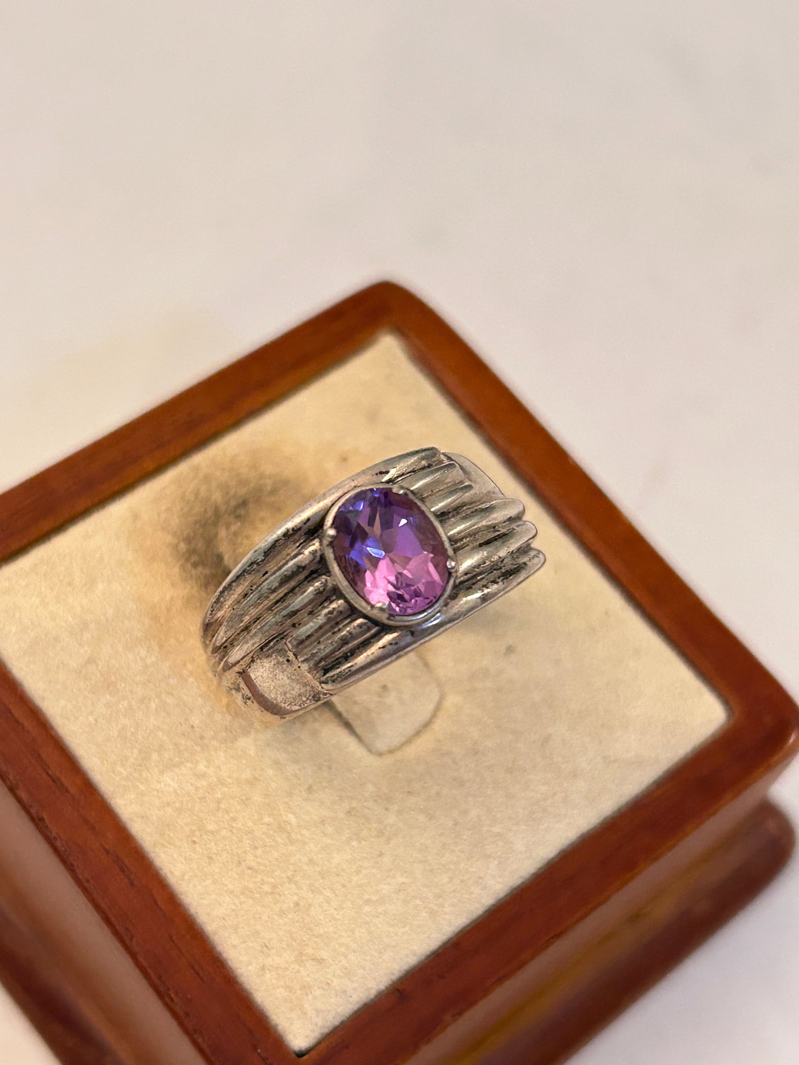 Vintage Sterling Silver tested Amethyst Modernist Ring Sz 9 Signed with Crown: Vintage Sterling Silver tested Amethyst Modernist Ring Sz 9 Signed with Crown Please view all photos as they are part of the description and condition of this Item, Feel free to contact me with questi