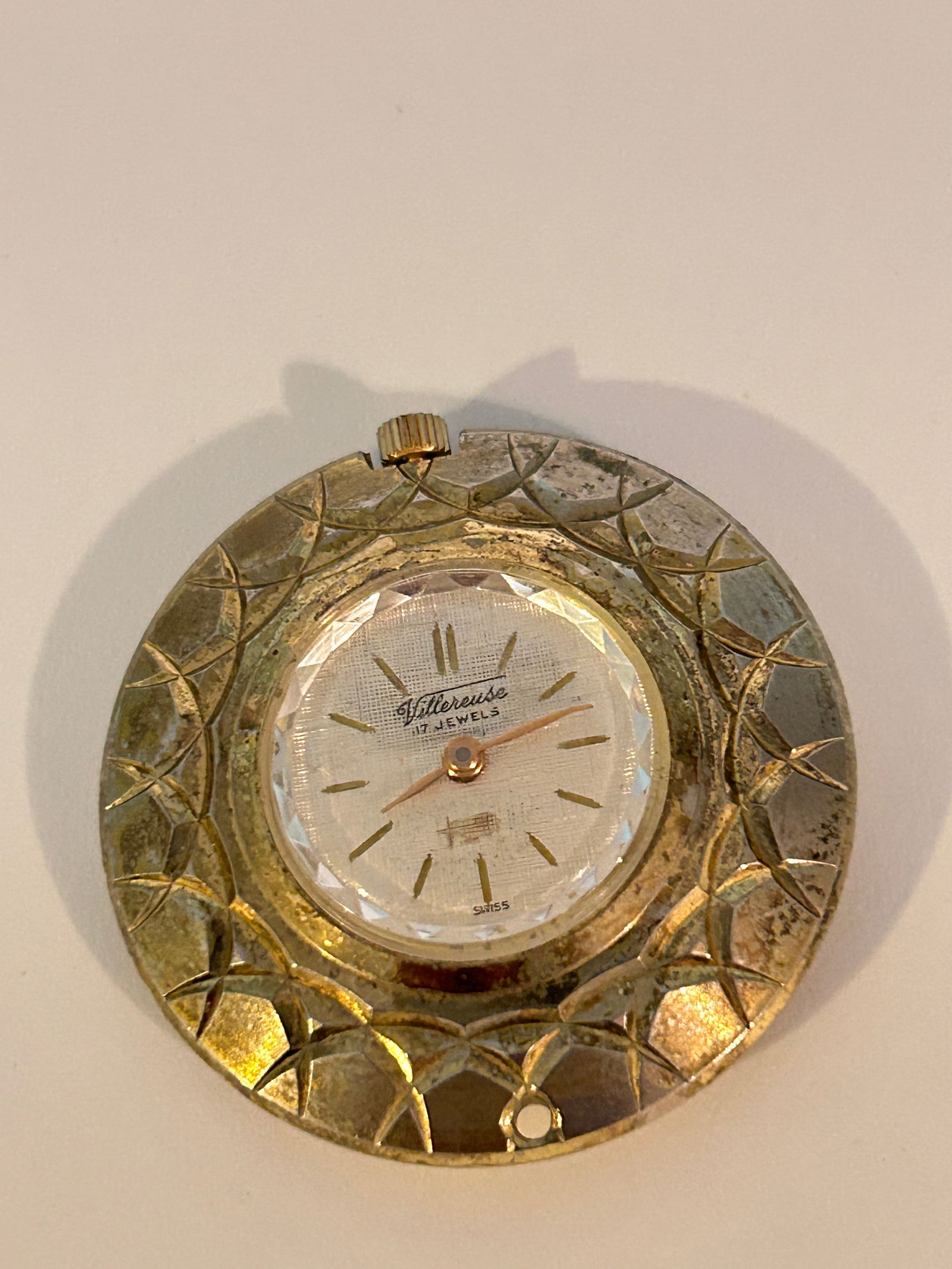 Vintage Villereuse Swiss Made Gold Tone Pendant Watch working mech: Vintage Villereuse Swiss Made Gold Tone Pendant Watch working mech Please view all photos as they are part of the description and condition of this Item, Feel free to contact me with questions or pict