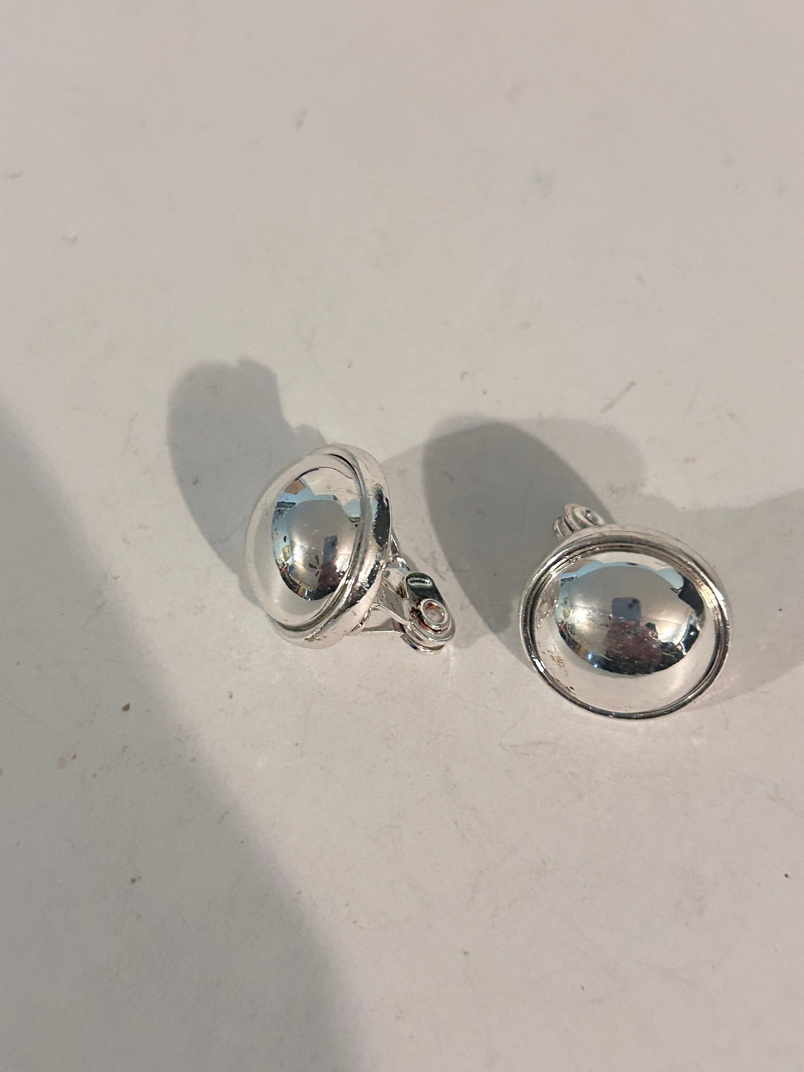 Vintage Ralph Lauren RLL 1967 Silver Earrings: Vintage Ralph Lauren RLL 1967 Silver Earrings Please view all photos as they are part of the description and condition of this Item, Feel free to contact me with questions or picture requests! Used It