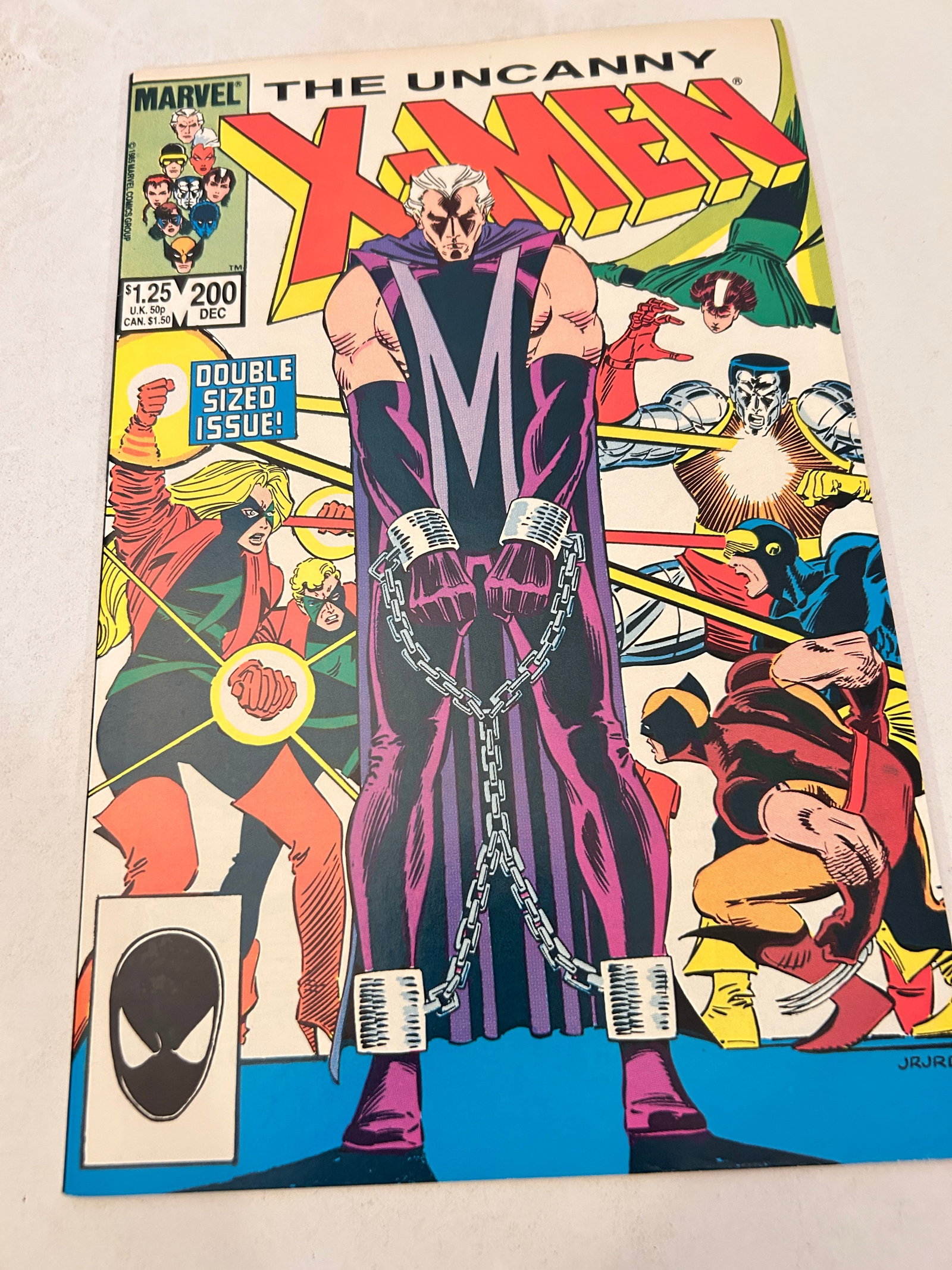 Vintage Comic Book The Uncanny X-Men # 200: Vintage Comic Book The Uncanny X-Men # 200 Please view all photos as they are part of the description and condition of this Item, Feel free to contact me with questions or picture requests! Used Item