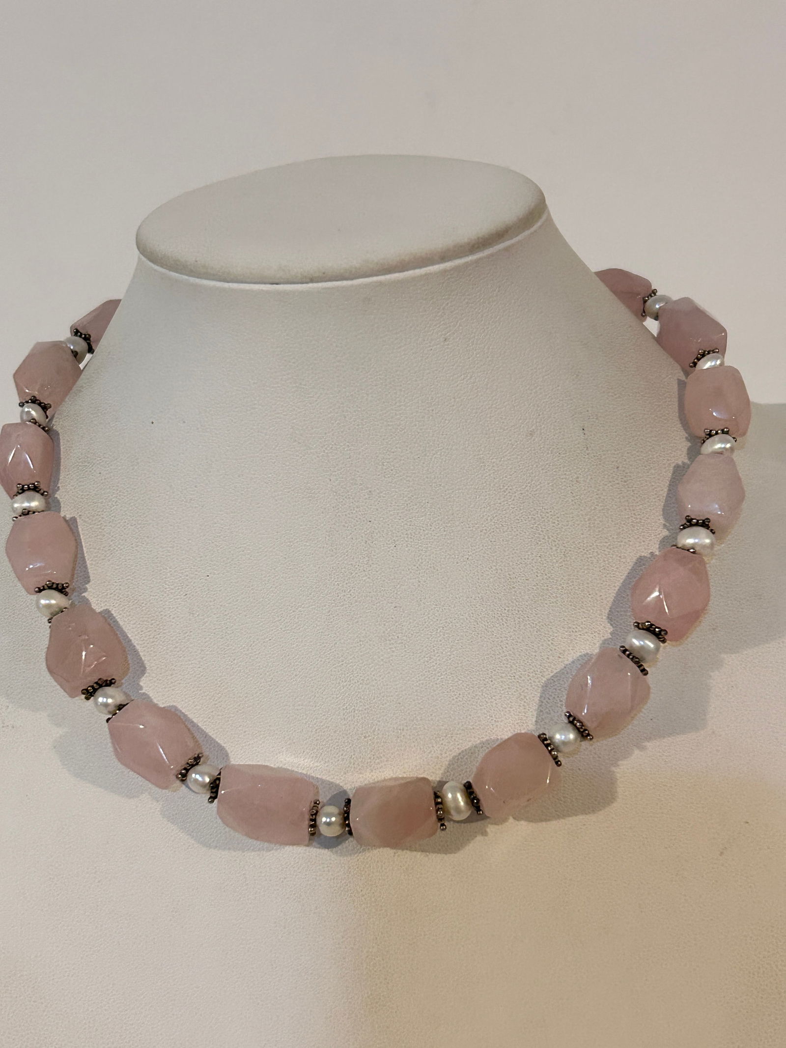 Vintage Sterling Silver pink Amethyst bead Necklace sz 16" Please view all photos as they are part: Vintage Sterling Silver pink Amethyst bead Necklace sz 16" Please view all photos as they are part of the description and condition of this Item, Feel free to contact me with questions or picture requ