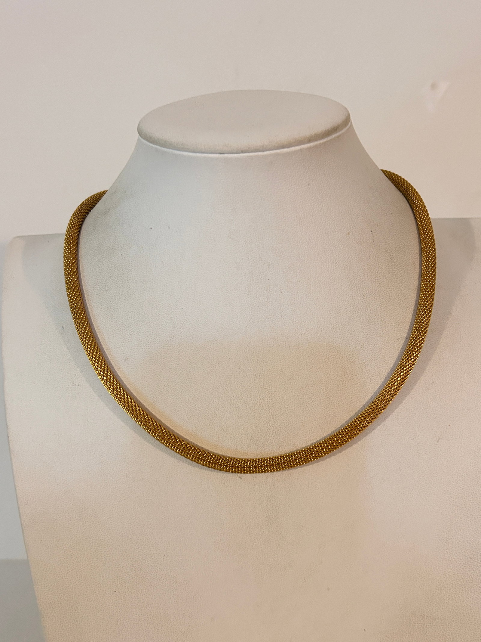 Vintage YUE-SAI Gold Tone Mesh Necklace 20" (1 of 6)