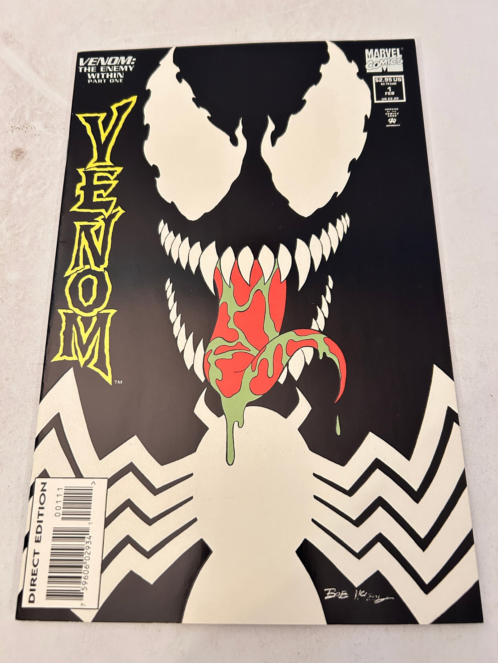 Vintage Comic Book Venom # 1: Vintage Comic Book Venom # 1 Please view all photos as they are part of the description and condition of this Item, Feel free to contact me with questions or picture requests! Used Item AS IS