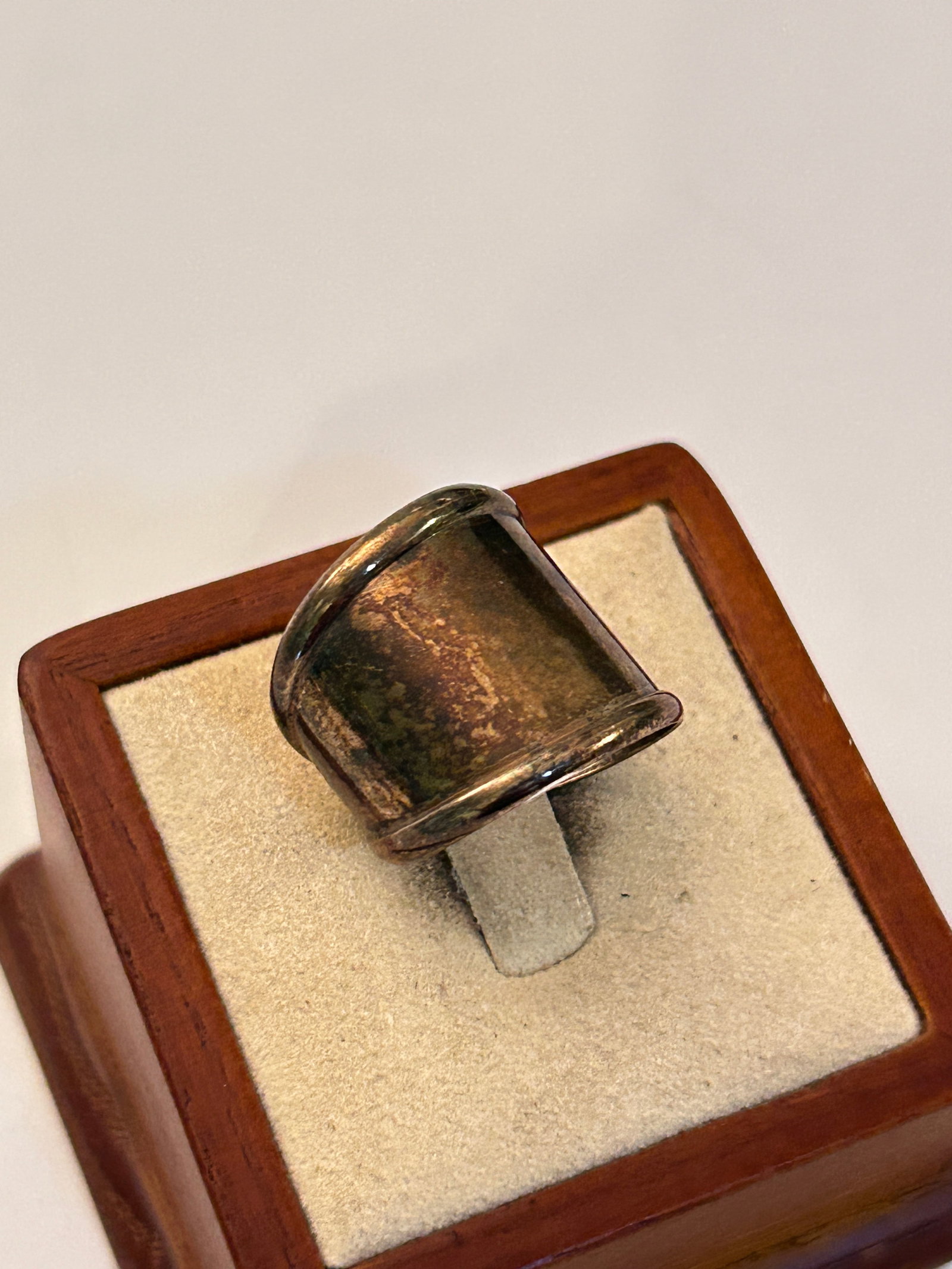 Vintage Sterling Silver Modernist Ring Sz 10: Vintage Sterling Silver Modernist Ring Sz 10 Please view all photos as they are part of the description and condition of this Item, Feel free to contact me with questions or picture requests! Used Ite