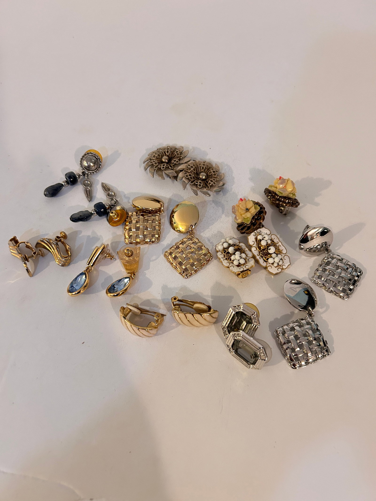 Vintage Lot of 10 Clipon Earrings (1 of 3)
