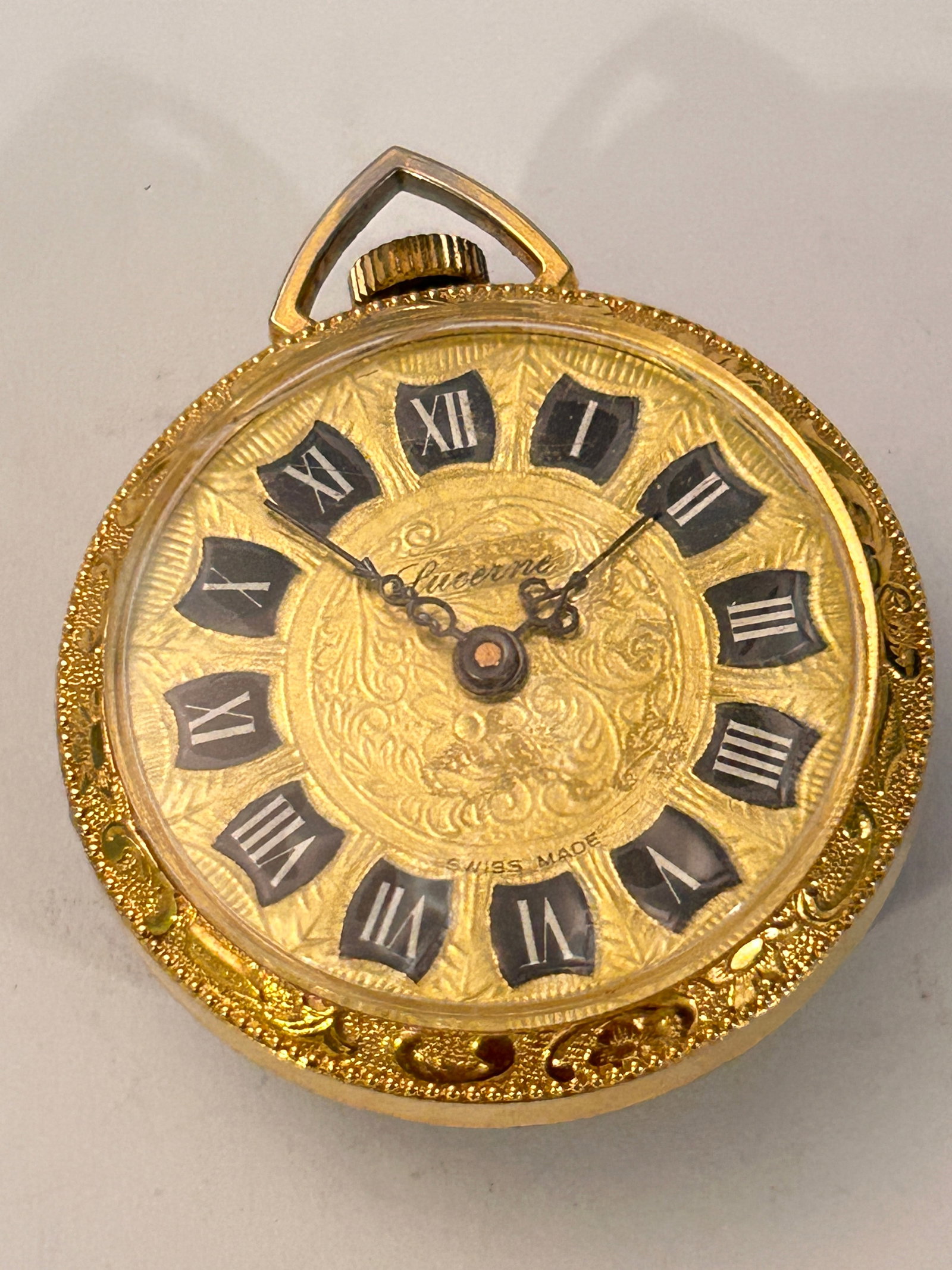 Vintage Lucerne Mech Working Watch Pendant Swiss: Vintage Lucerne Mech Working Watch Pendant Swiss Please view all photos as they are part of the description and condition of this Item, Feel free to contact me with questions or picture requests! Used