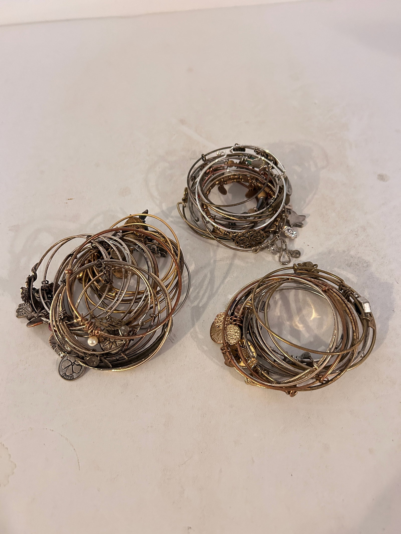 Vintage Lot of over 40 Alex & Ani Bracelets: Vintage Lot of over 40 Alex & Ani Bracelets Please view all photos as they are part of the description and condition of this Item, Feel free to contact me with questions or picture requests! Used Item