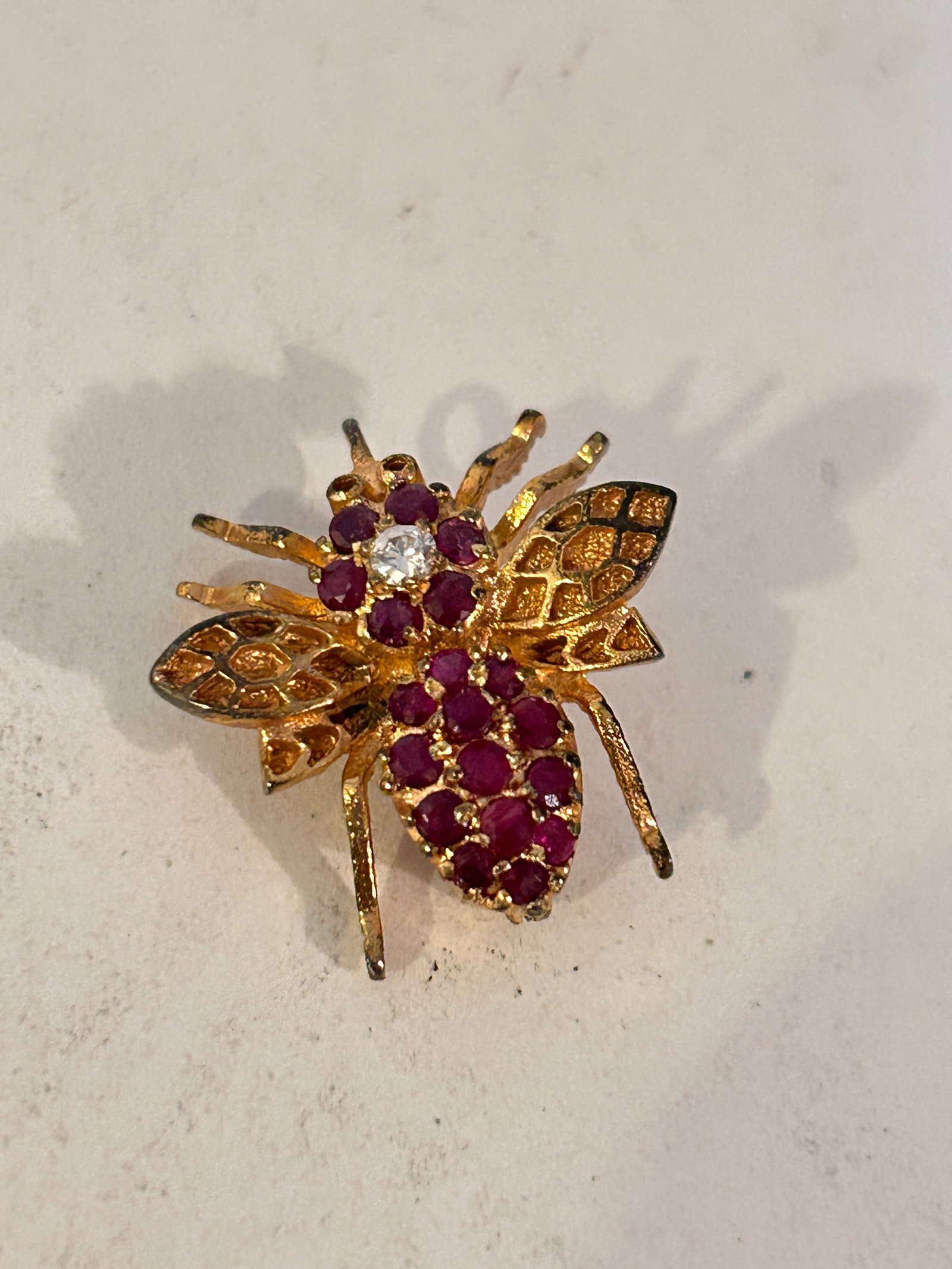 Vintage Sterling Silver Bee Rhinestone Brooch: Vintage Sterling Silver Bee Rhinestone Brooch Please view all photos as they are part of the description and condition of this Item, Feel free to contact me with questions or picture requests! Used It