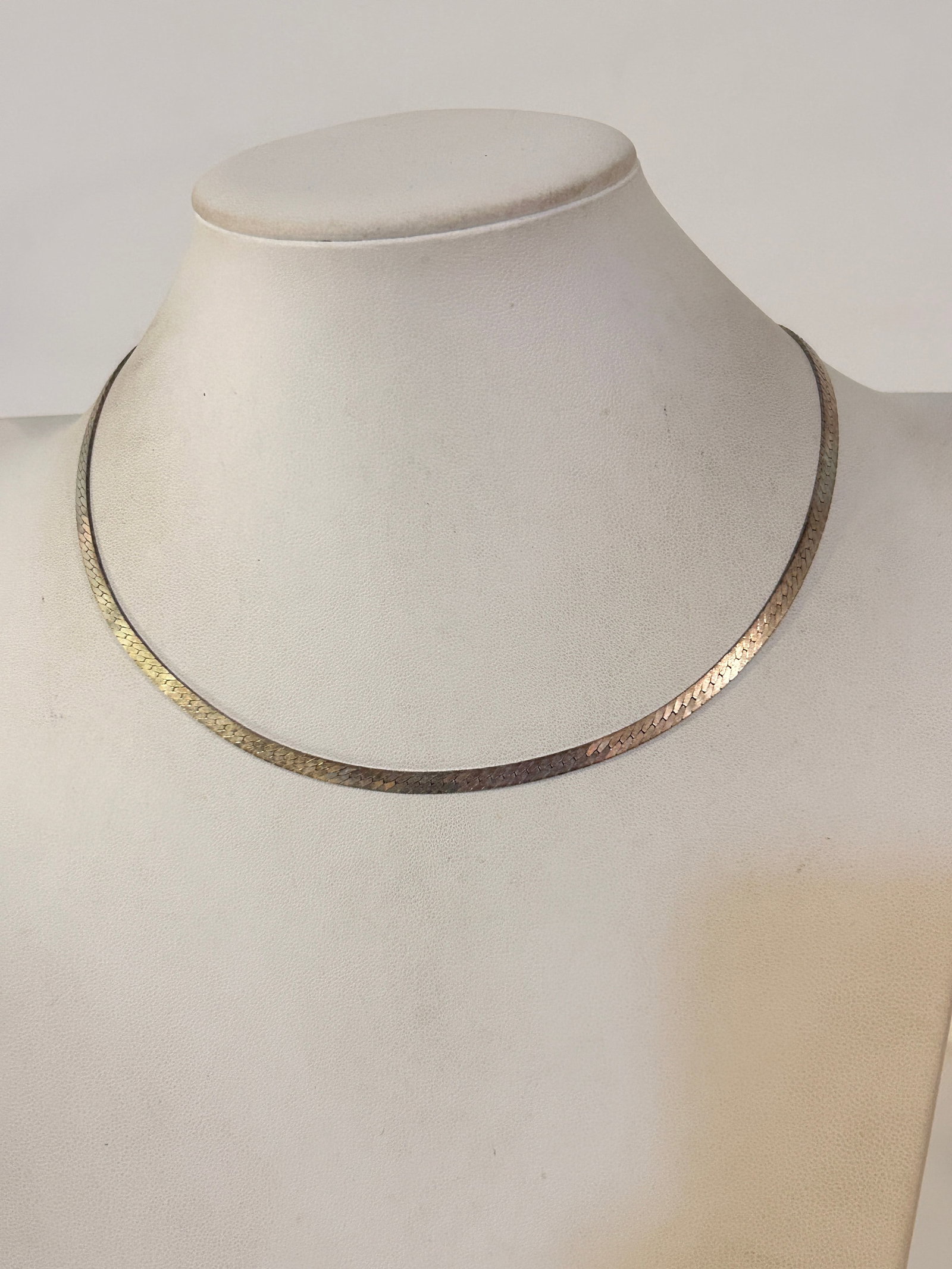 Vintage Sterling Silver Heringbone Necklace 17": Vintage Sterling Silver Heringbone Necklace 17" Please view all photos as they are part of the description and condition of this Item, Feel free to contact me with questions or picture requests! Used