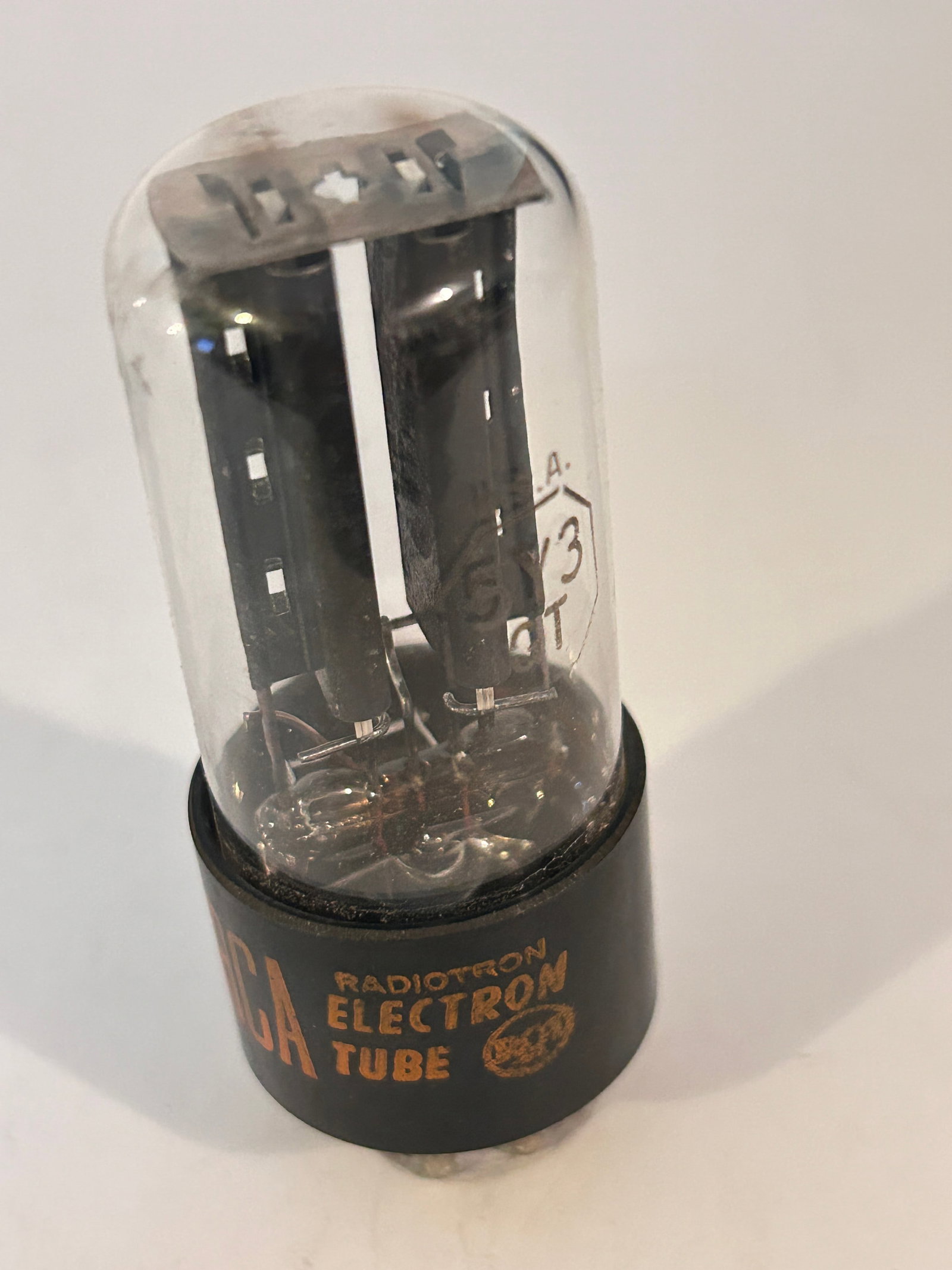 Vintage RCA 5Y3GT Vacuum Tube: Vintage RCA 5Y3GT Vacuum Tube Please view all photos as they are part of the description and condition of this Item, Feel free to contact me with questions or picture requests! Used Item AS IS