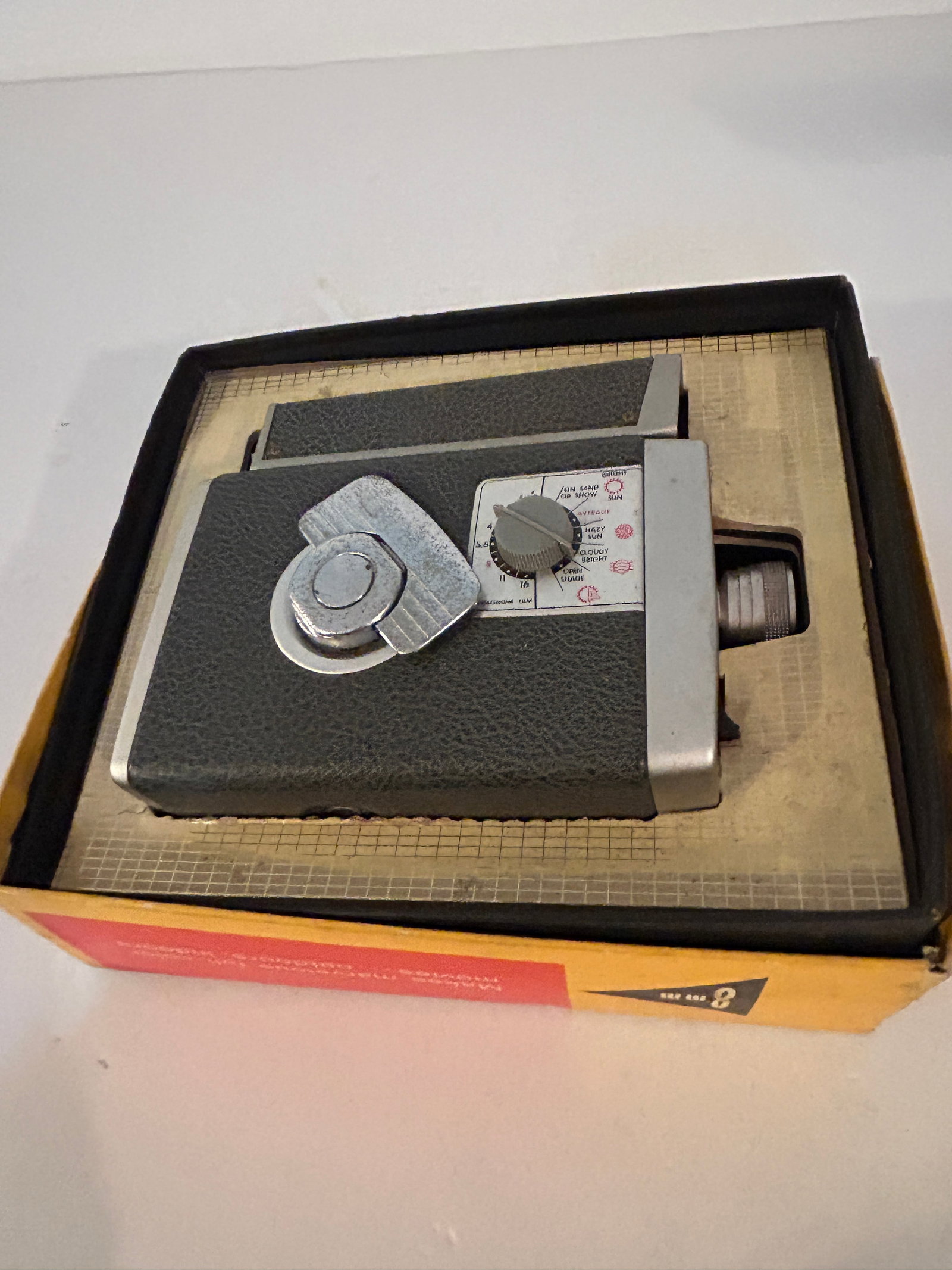 Vintage Kodak Brownie 8mm Movie Camera Model 2 with box! (1 of 6)