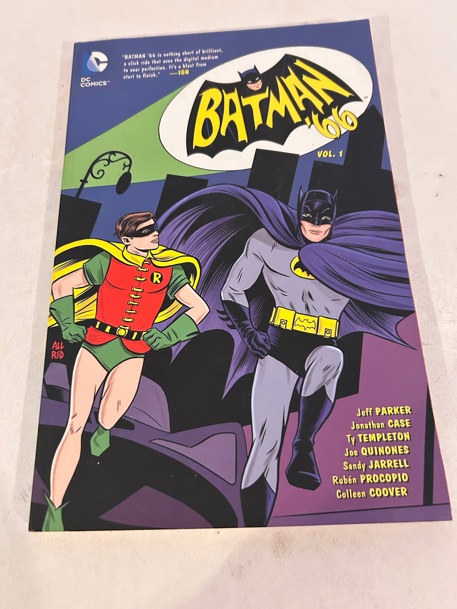 Vintage Comic Book Cbatman 66 # 1 (1 of 2)