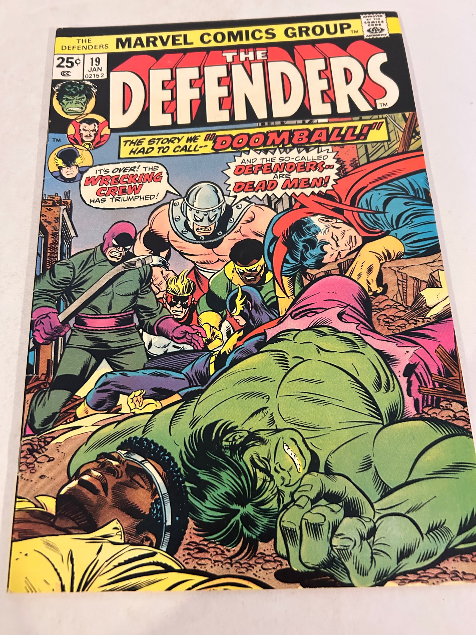 Vintage Comic Book The Defenders # 19 (1 of 2)