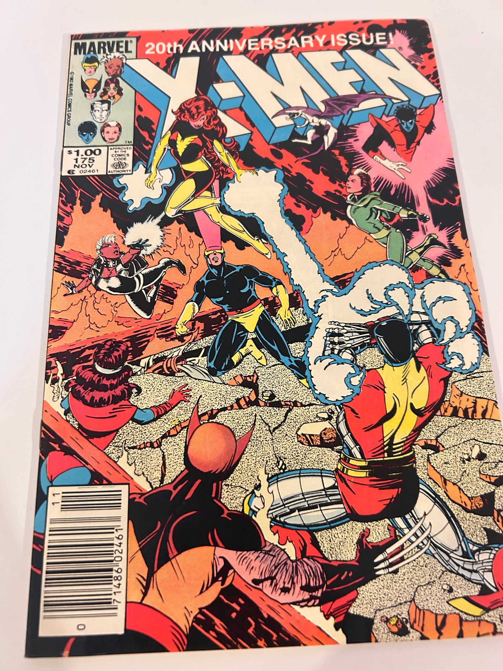 Vintage Comic Book The Uncanny X-Men # 175: Vintage Comic Book The Uncanny X-Men # 175 Please view all photos as they are part of the description and condition of this Item, Feel free to contact me with questions or picture requests! Used Item 