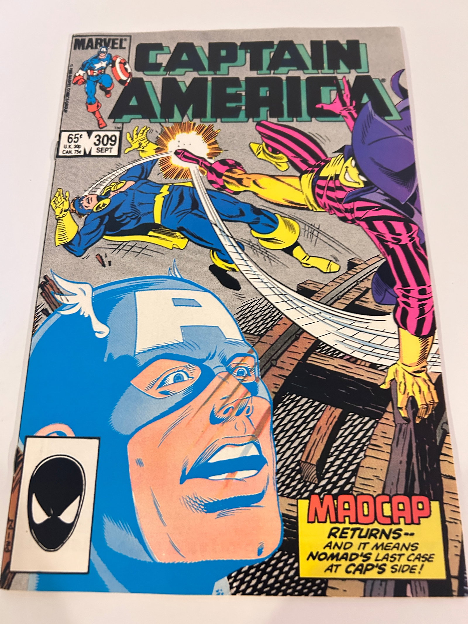 Vintage Comic Book Camptain America # 309: Vintage Comic Book Camptain America # 309 Please view all photos as they are part of the description and condition of this Item, Feel free to contact me with questions or picture requests! Used Item A