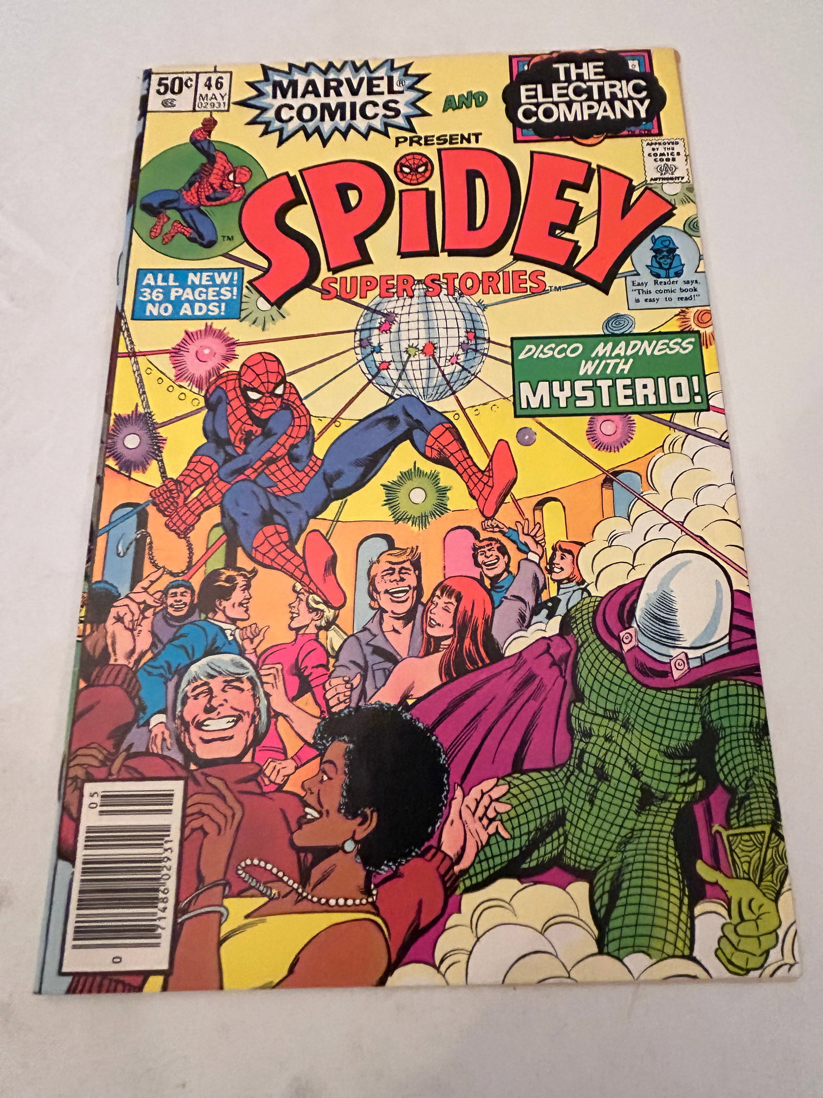Vintage Comic Book Spidey Super Stories # 46: Vintage Comic Book Spidey Super Stories # 46 Please view all photos as they are part of the description and condition of this Item, Feel free to contact me with questions or picture requests! Used Ite