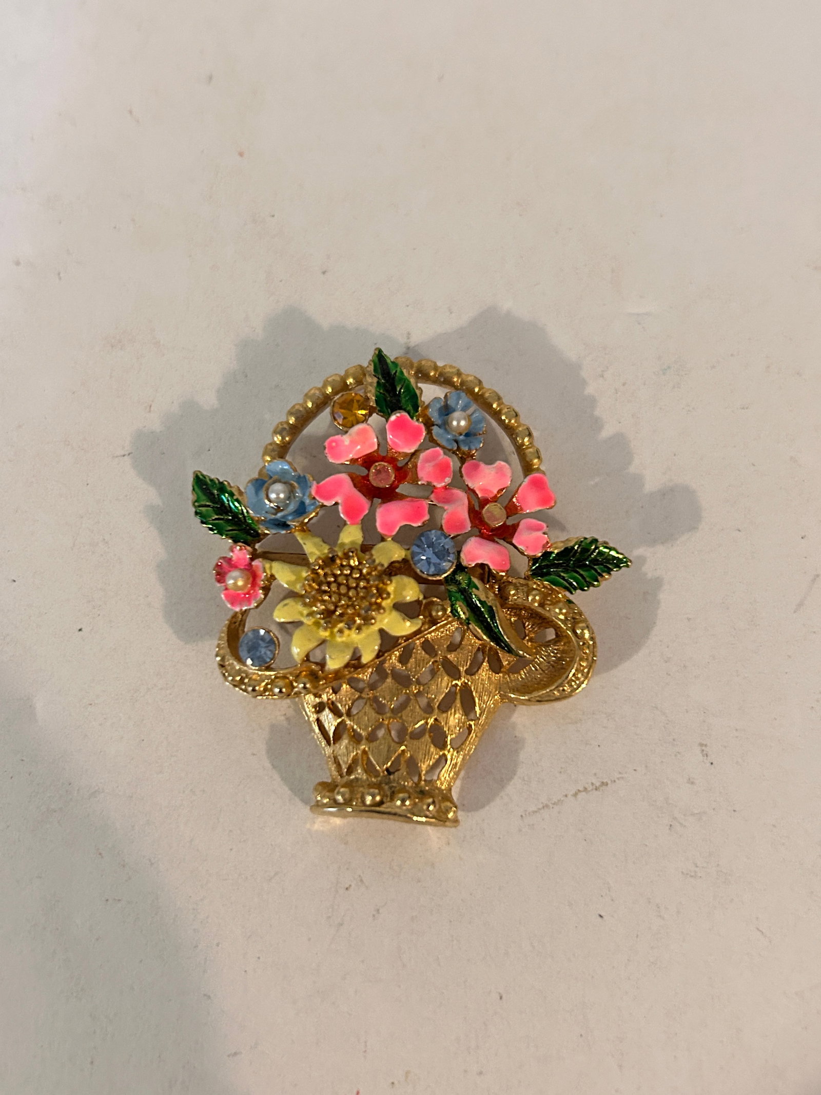 Vintage Gold Tone Colorful Floral Enamel Basket Brooch: Vintage Gold Tone Colorful Floral Enamel Basket Brooch Please view all photos as they are part of the description and condition of this Item, Feel free to contact me with questions or picture requests