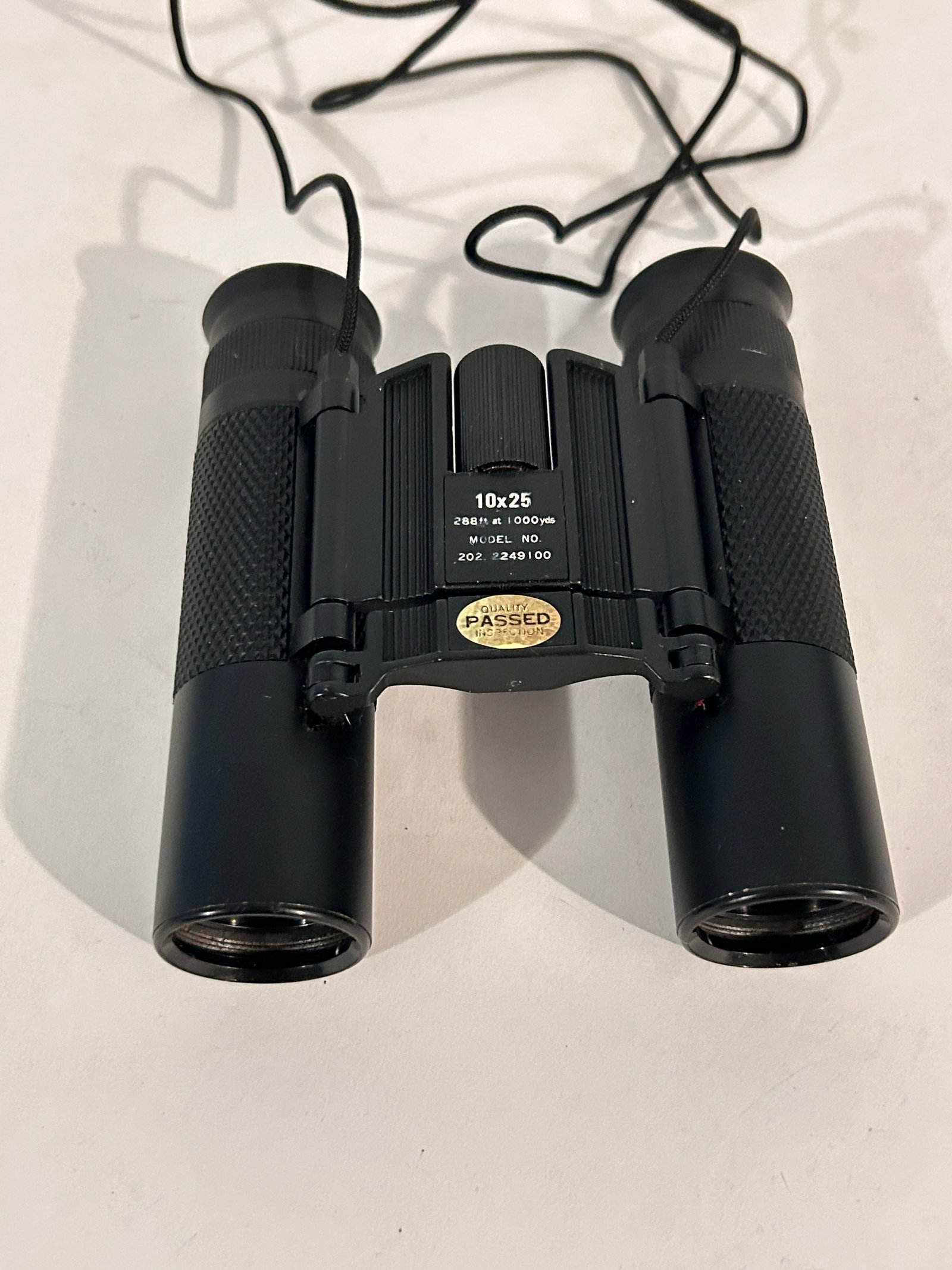 Vintage Binoculars 10x25MM (1 of 5)